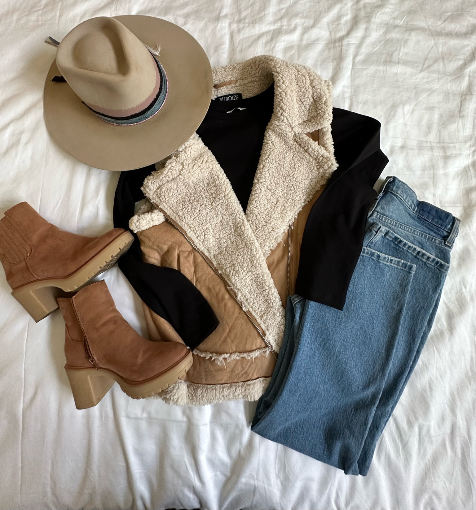 Colorado outfit 

#LTKstyletip #LTKtravel #LTKfindsunder100