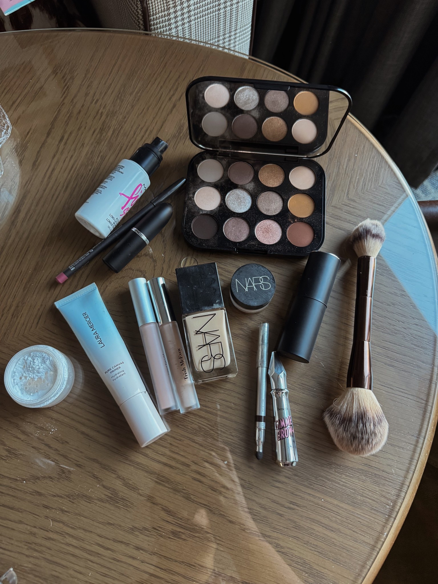 Today’s makeuo look for LTK Con! 
Foundation shade: deauville
Concealer shade: custard 
Contour skin shade 03
Brow gel shade 03

@nordstrombeauty #NordstromPartner

#LTKCon #LTKFindsUnder100 #LTKBeauty