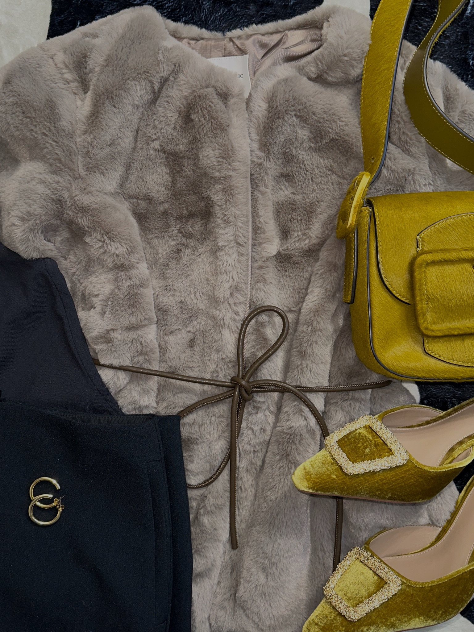 the purse is sold out but i tried to link similar 🥲 
#falljacket #wintetjacket #outfitinspo 

#LTKStyleTip #LTKBeauty #LTKGiftGuide