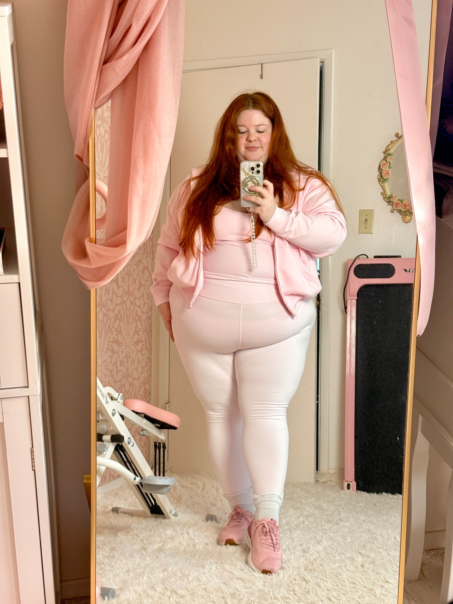 I might have a slight pink obsession… 
Wearing size 3X bottoms and XXL bra and jacket 💞



#LTKFindsUnder50 #LTKActive #LTKPlusSize
