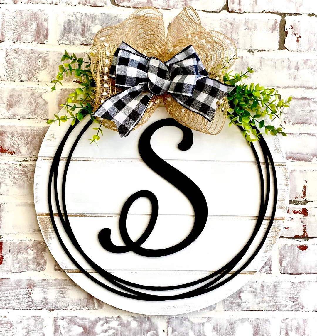 Farmhouse Shiplap Name Wreath Doorhanger - Hello Wreath Door Hanger - Family Name Doorhanger - Hi... | Etsy (US)