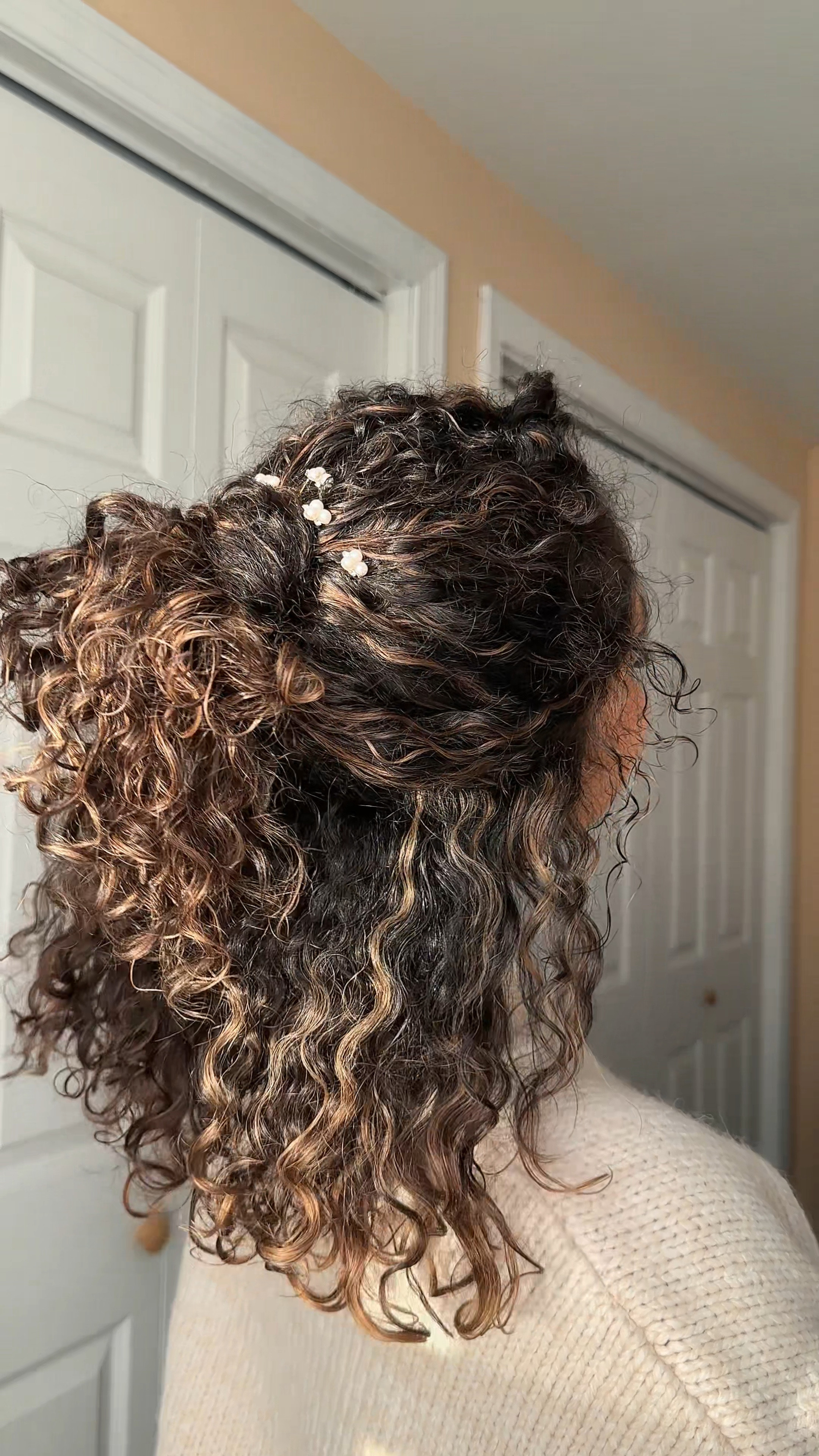 Winter curly hairstyle ❄️

#LTKWedding #LTKStyleTip #LTKBeauty