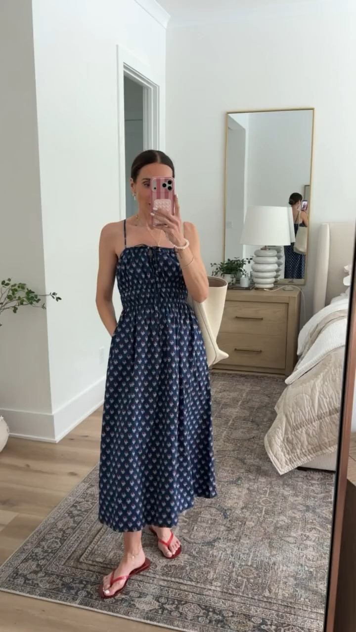 This dress is giving easy summer elegance. I love the classic navy print, the flattering smocked bodice, and of course, it has pockets. Just add sandals and you’re set for everything from vacation dinners to weekend brunch.

Summer dress, Navy midi dress, Vacation outfit, Resort wear, Smocked dress, Printed dress, Summer fashion, Travel style, Casual chic, Everyday dress, Warm weather outfit, Effortless style, annabrstyle

#LTKootd #LTKSeasonal #LTKTravel