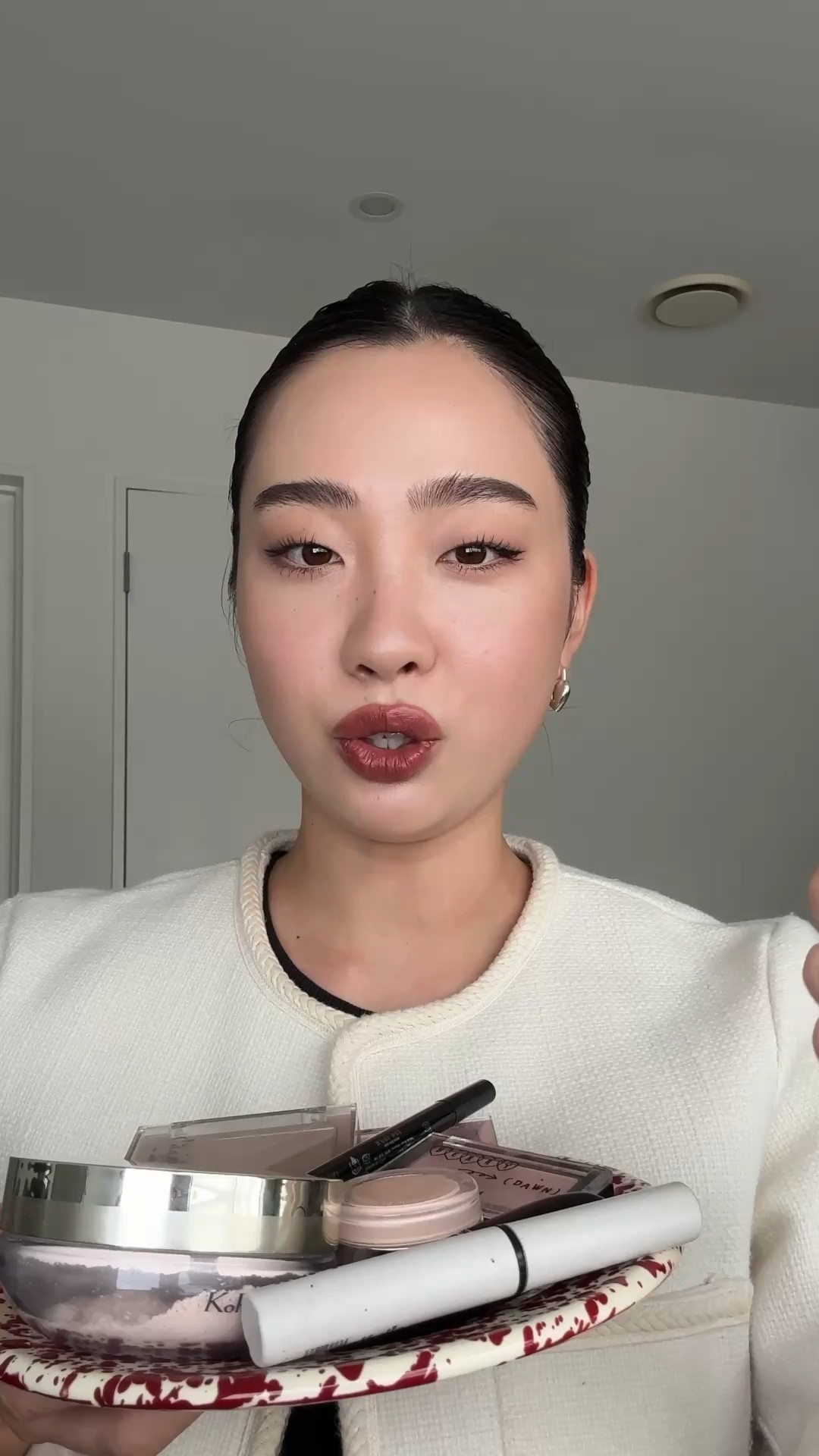 Danessa Myricks skin tint: 2
Glow concealer: rosy salmon
Dasique contour: 2
Dasique eyeshadow palette: cool basic
Romand blush: B02
Wonderskin lipliner: saddle
MAC lipstick: sweet deal