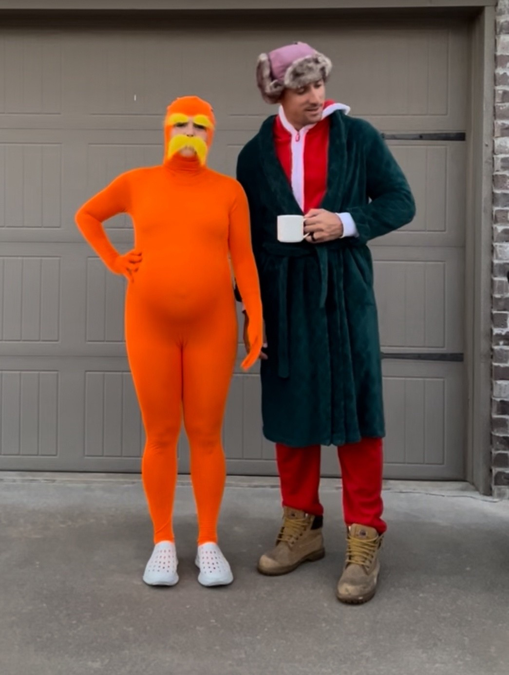 Throwback to last year when I was pregnant. The Lorax costume worked perfect. 

#halloween #halloweencostume #pregnantcostume
Halloween | Halloween costume | costume ideas | pregnant 