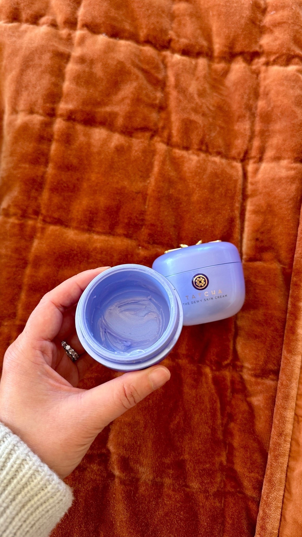 I rarely buy luxury skincare, but this face cream is on my refill list everytime! Now since I’m using retinol regularly, this cream helps so much. So hydrating, nourishing and soothing!

Follow my LTK @wendyslookbook on the @shop.LTK app to view this post and get my exclusive app-only content!



#LTKBeauty #LTKOver40 #LTKselfcare