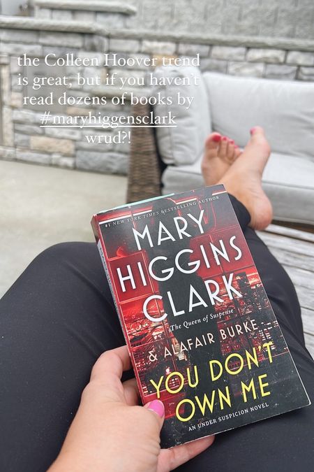 Putting down the Colleen Hoover books for a min to catch up of a few Mary Higgens Clark books - it’s been too long!! 📚🐛

#summerreadinglist

#LTKSeasonal