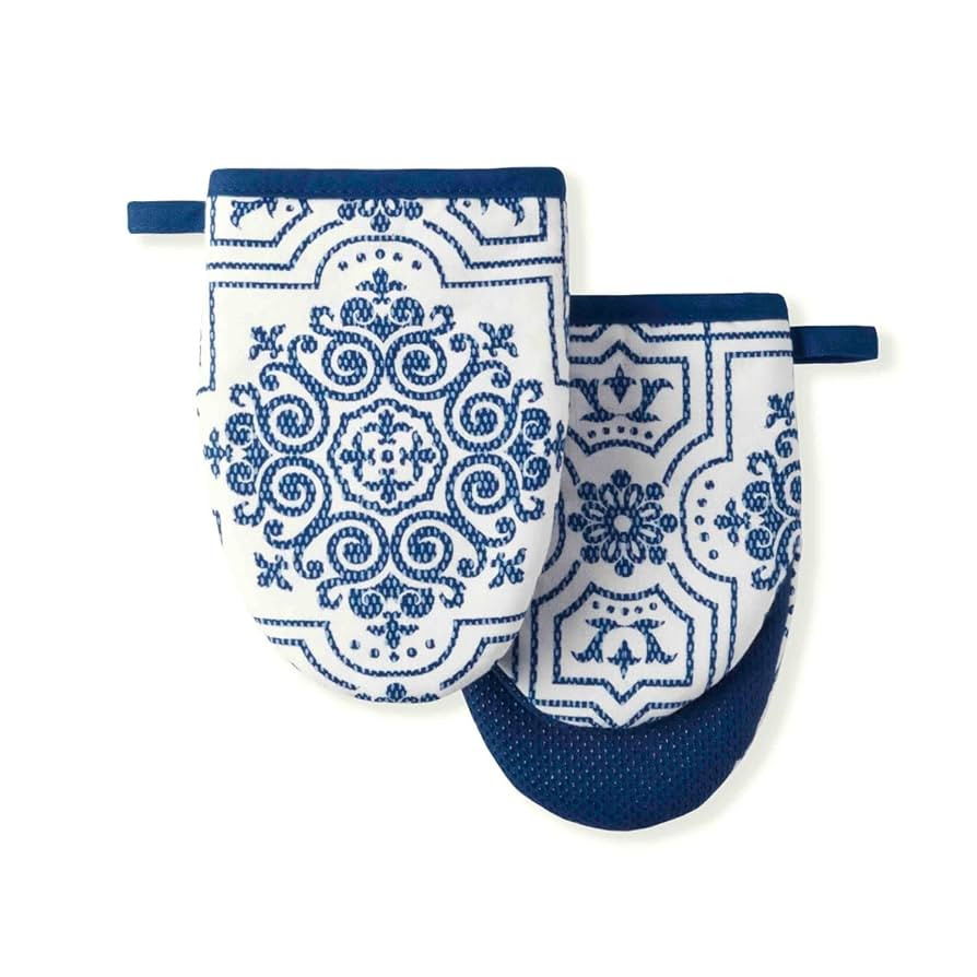 Martha Stewart Strie Medallion Mini Oven Mitt 2-Pack Set, Navy Blue, 5.5"X8" | Amazon (US)
