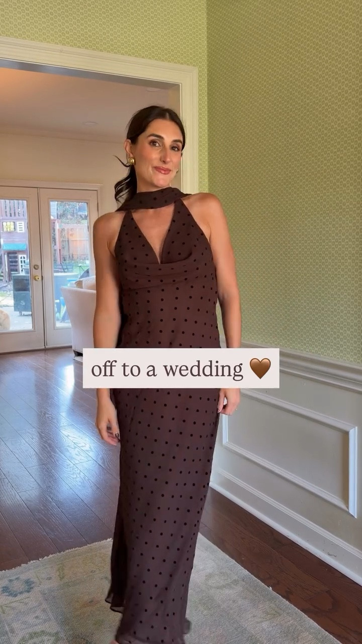 Under $100 wedding guest! In an xs 

#LTKSeasonal #LTKWedding #LTKFindsUnder100