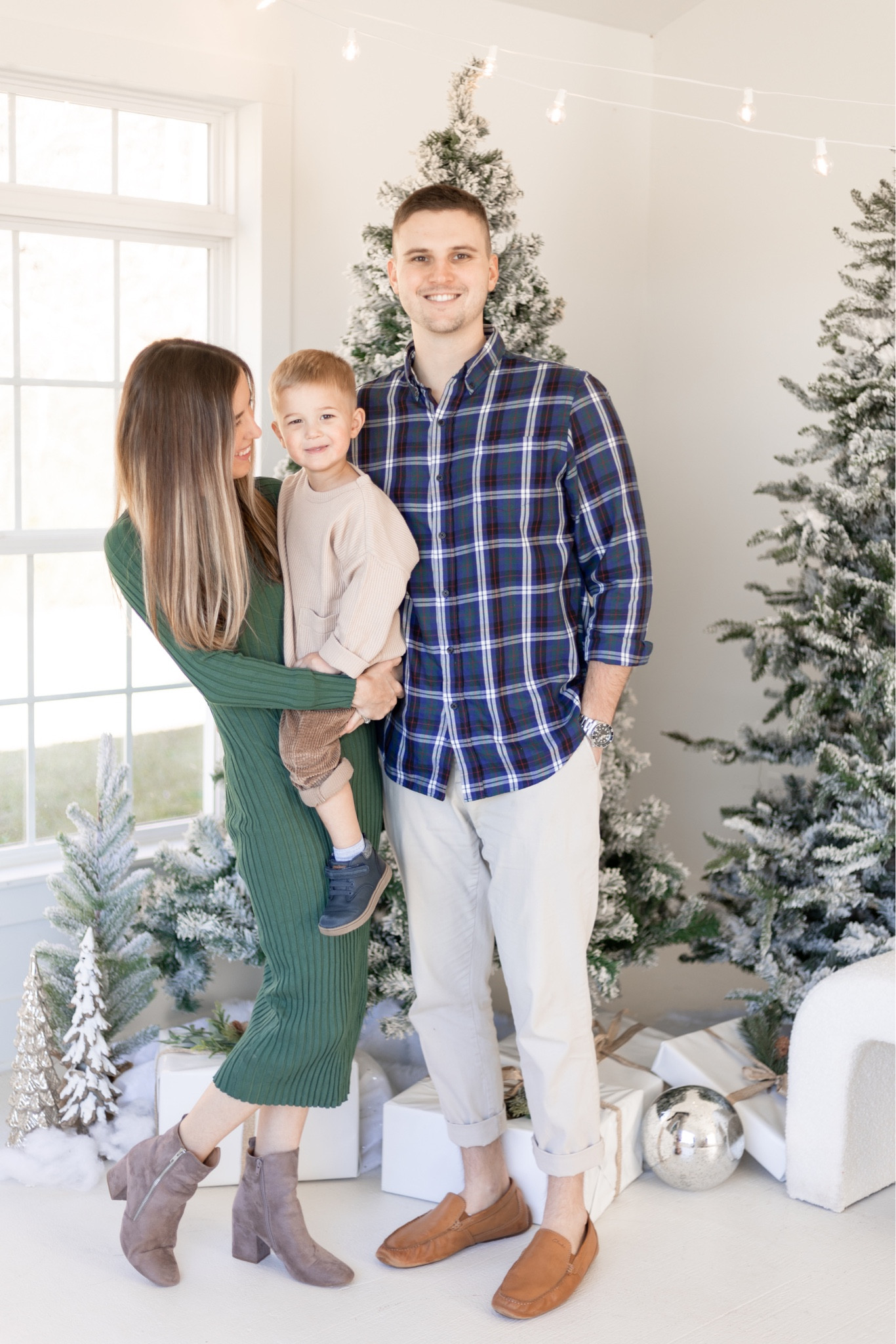 Merry December! I was looking at these pictures today and thinking wow I actually have been loving my hair recently. All thanks to my hair dresser and #divi 🫶🏼 Honestly any of their products would be amazing gifts or stocking stuffers and that’s my own personal wish and opinion!!! 
#diviofficial 


#LTKGiftGuide #LTKBeauty #LTKHoliday