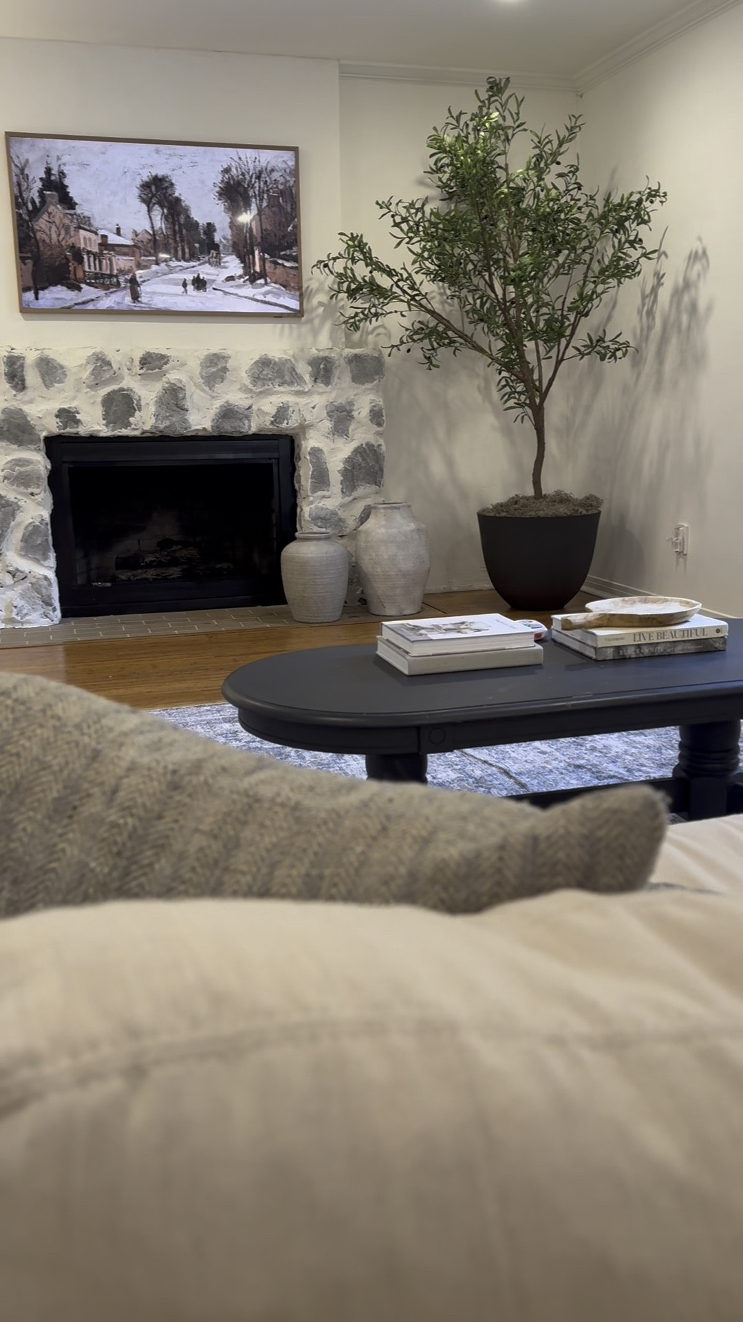 This 7ft olive tree did NOT disappoint😍
And it’s currently under $100!

Living room decor


#LTKFindsUnder100 #LTKSaleAlert #LTKHome