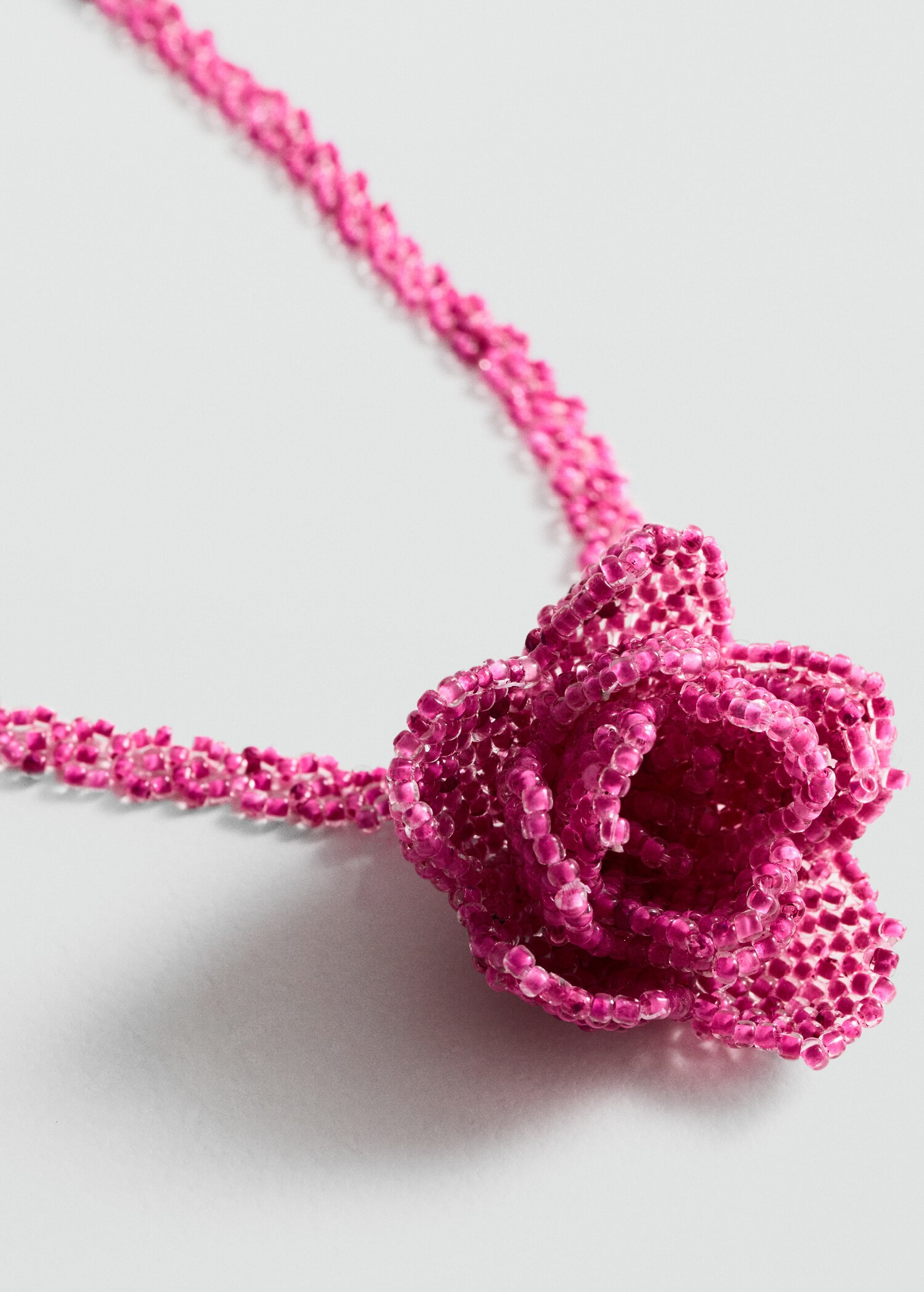 Flower crystal necklace | MANGO (US)