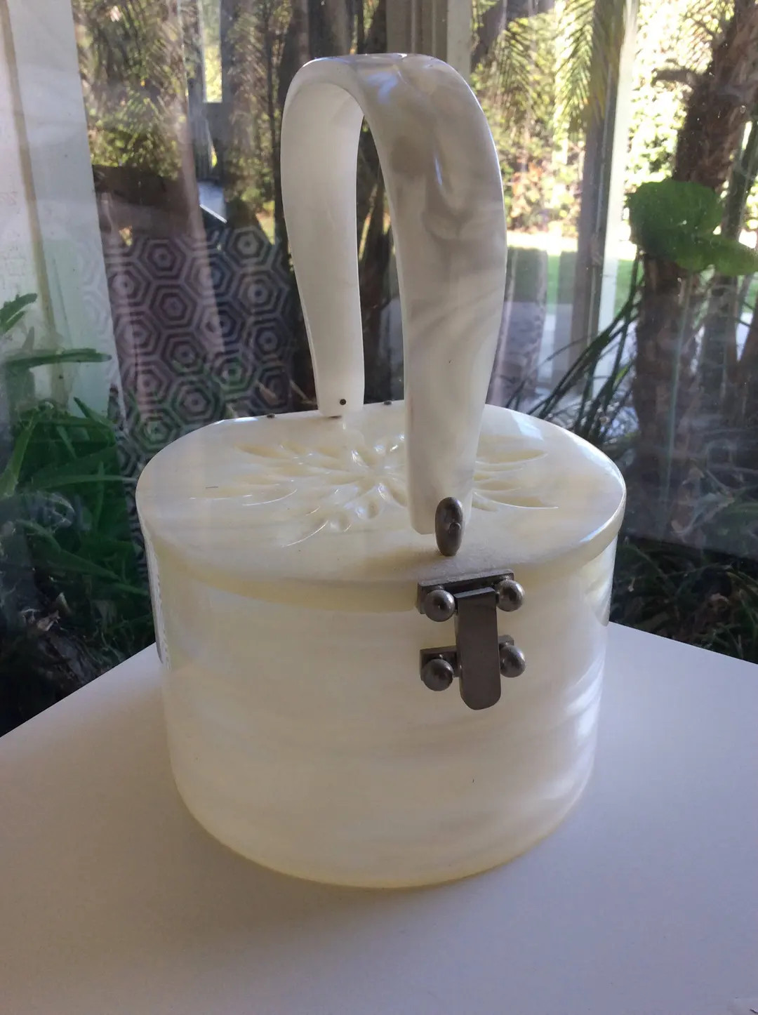 Pearly White Swirly Lucite Handbag - Etsy | Etsy (US)