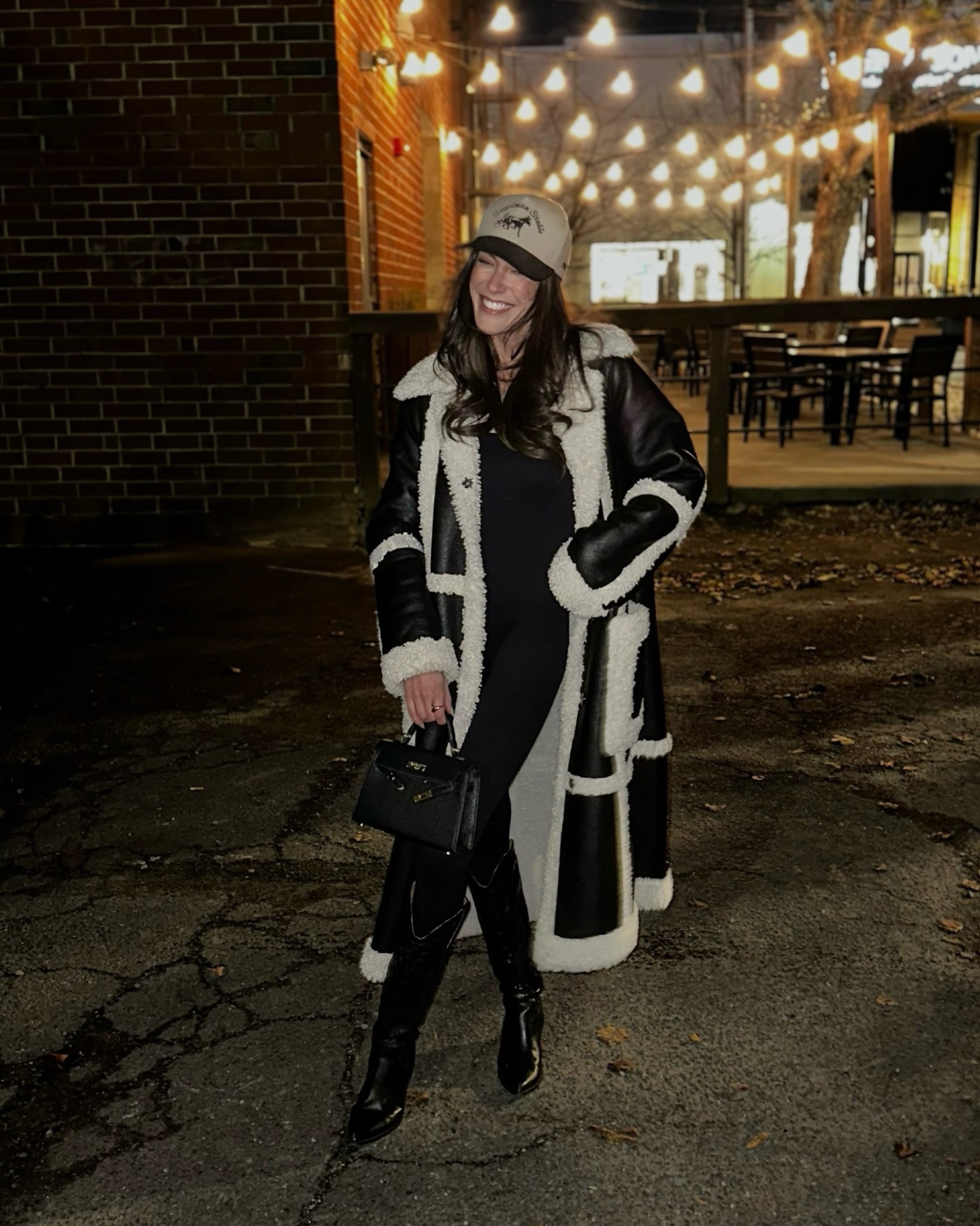 Style Tip: Invest in a great coat! In this case, the coat completely makes the outfit. I’m wearing @amazon athleisure underneath, but threw on a warm statement coat for a casual drink with friends! This coat from Stand Studio is on sale for under $500
