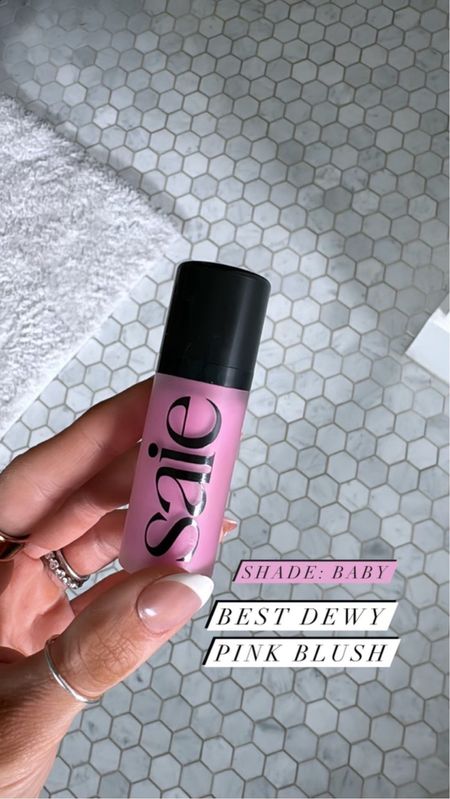 love this dewy blush for a glowy makeup look! 💗


#makeup #blush #makeuproutine #sephora

#LTKBeauty