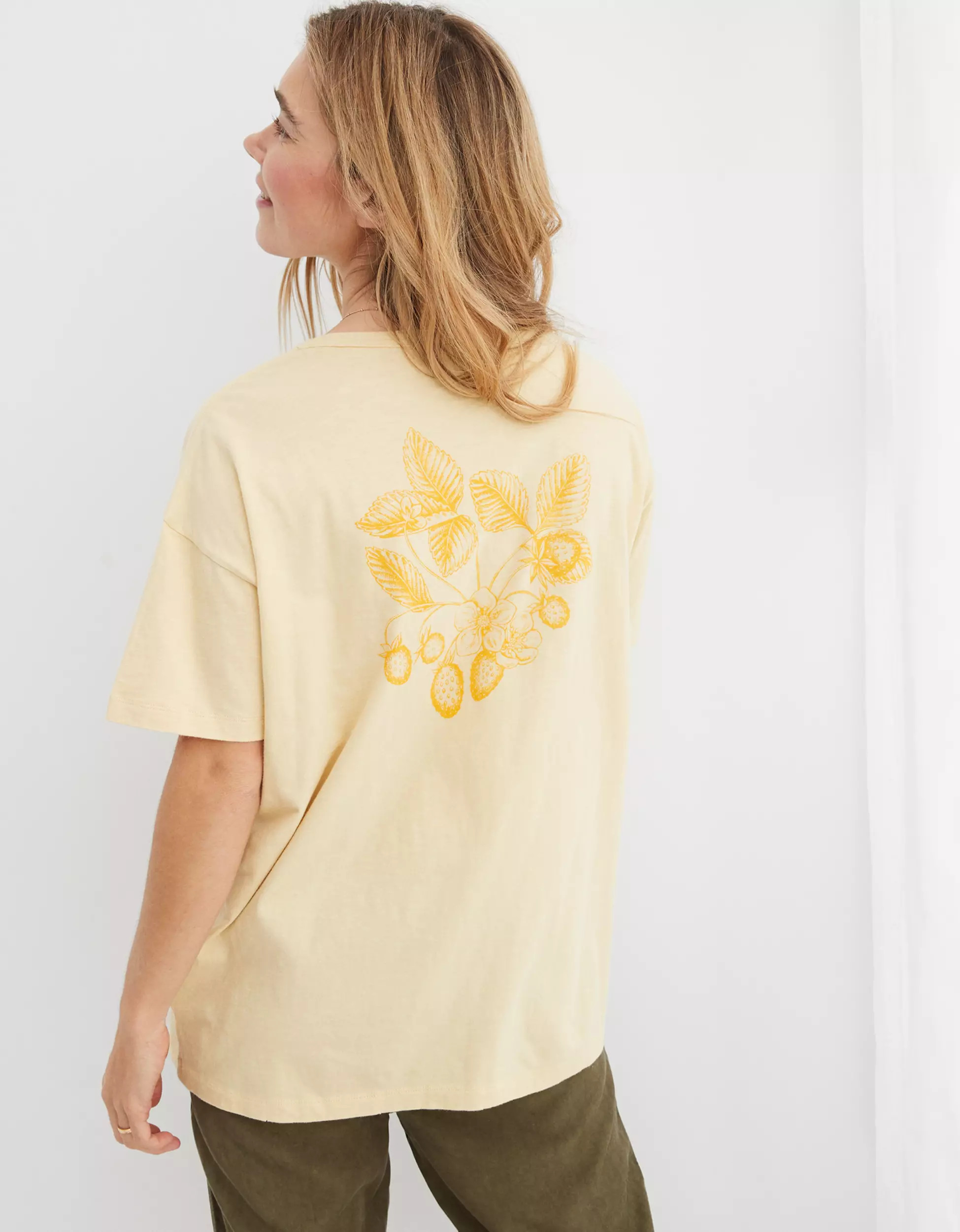 Aerie Distressed Graphic Oversized Boyfriend T-Shirt | American Eagle Outfitters (US & CA)