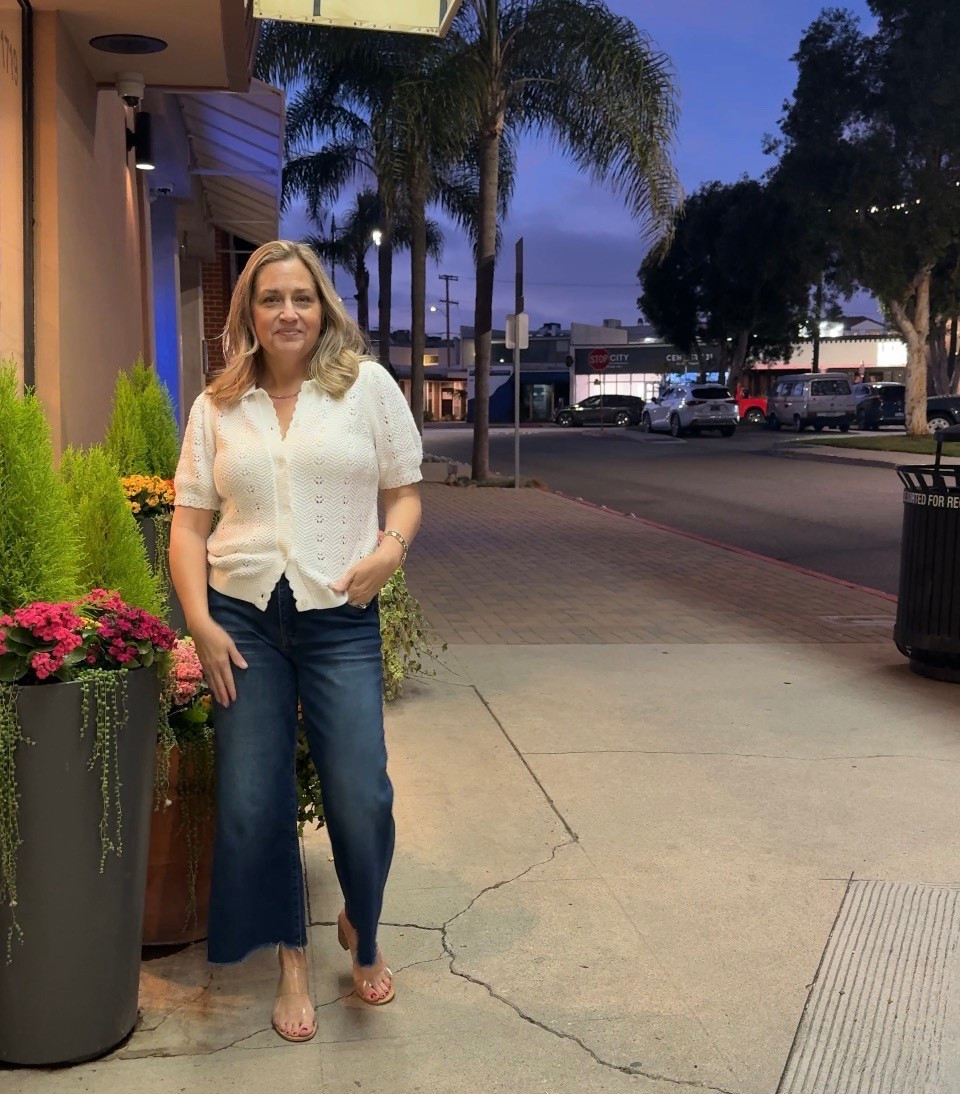 I wear these jeans at least once a week & this adorable short sleeve cardigan is perfect for spring. It’s only $26! 

#LTKPetite #LTKOver40 #LTKSeasonal