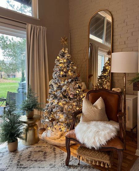 Christmas Tree Decor

#Christmasdecor #Holidayhacks #Holidaydecor

#LTKGiftGuide #LTKSeasonal #LTKHoliday