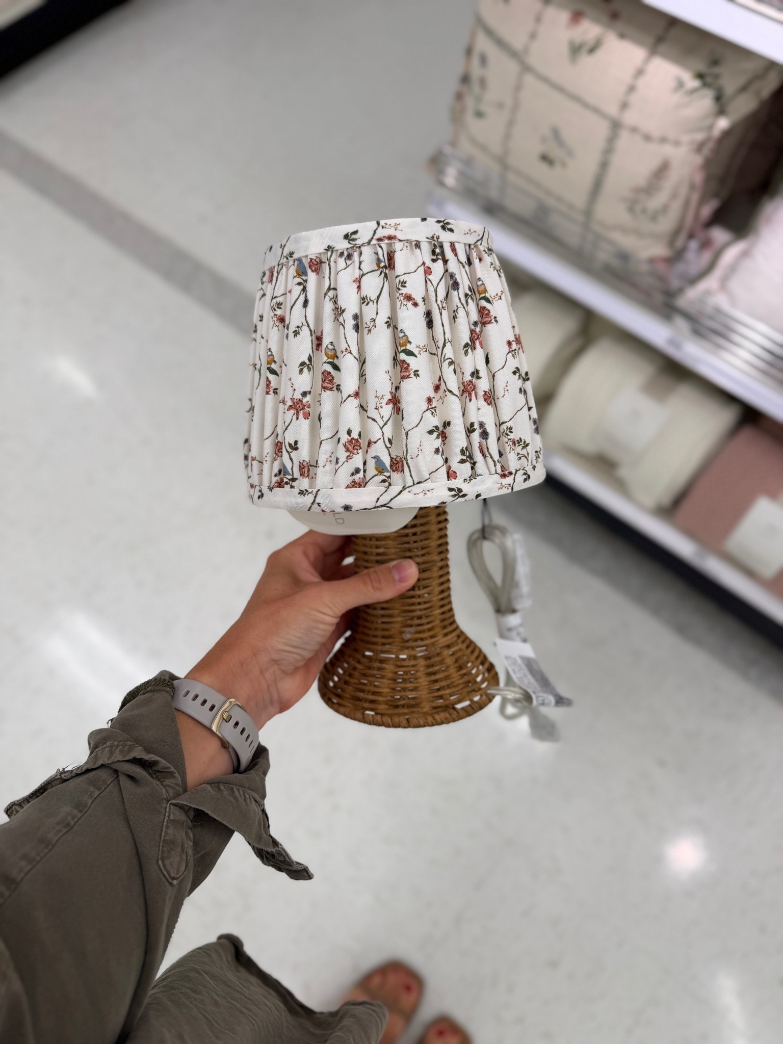 Scored this cutie!! Not like I need one more lamp but couldn’t pass it up 🫣

#LTKHome