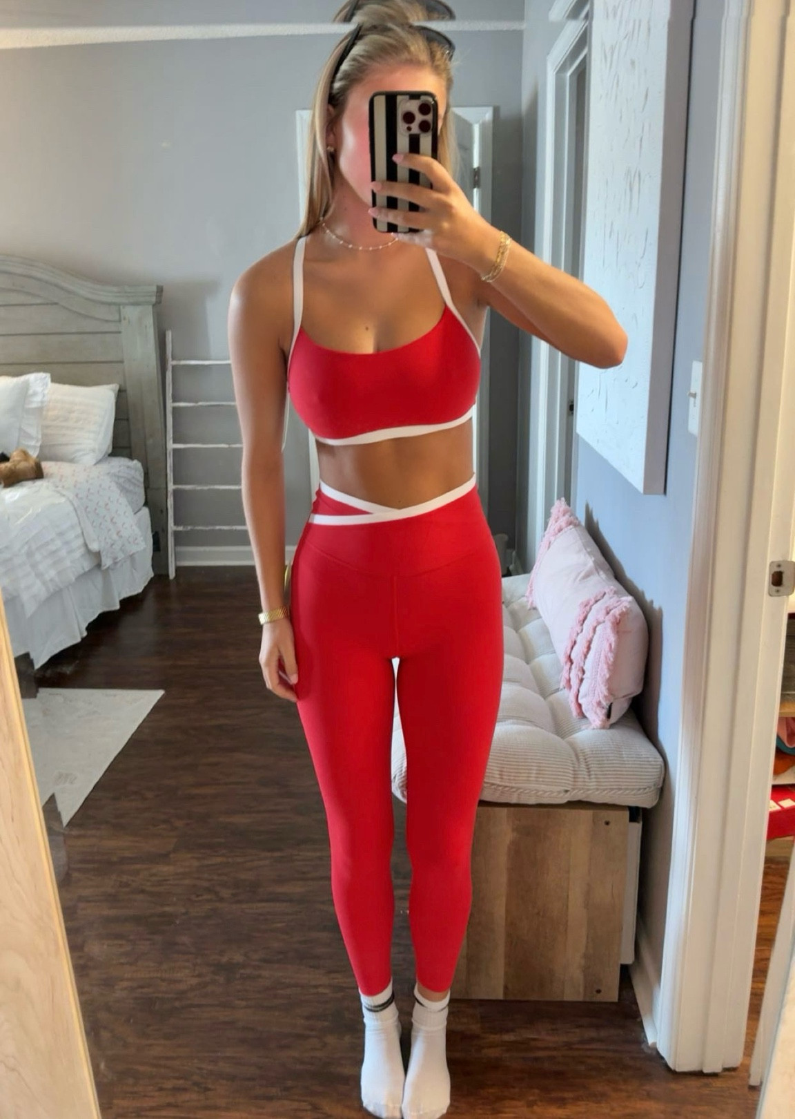 This set is perfection! I am 5’8 true size 4 and ordered a small in both! 