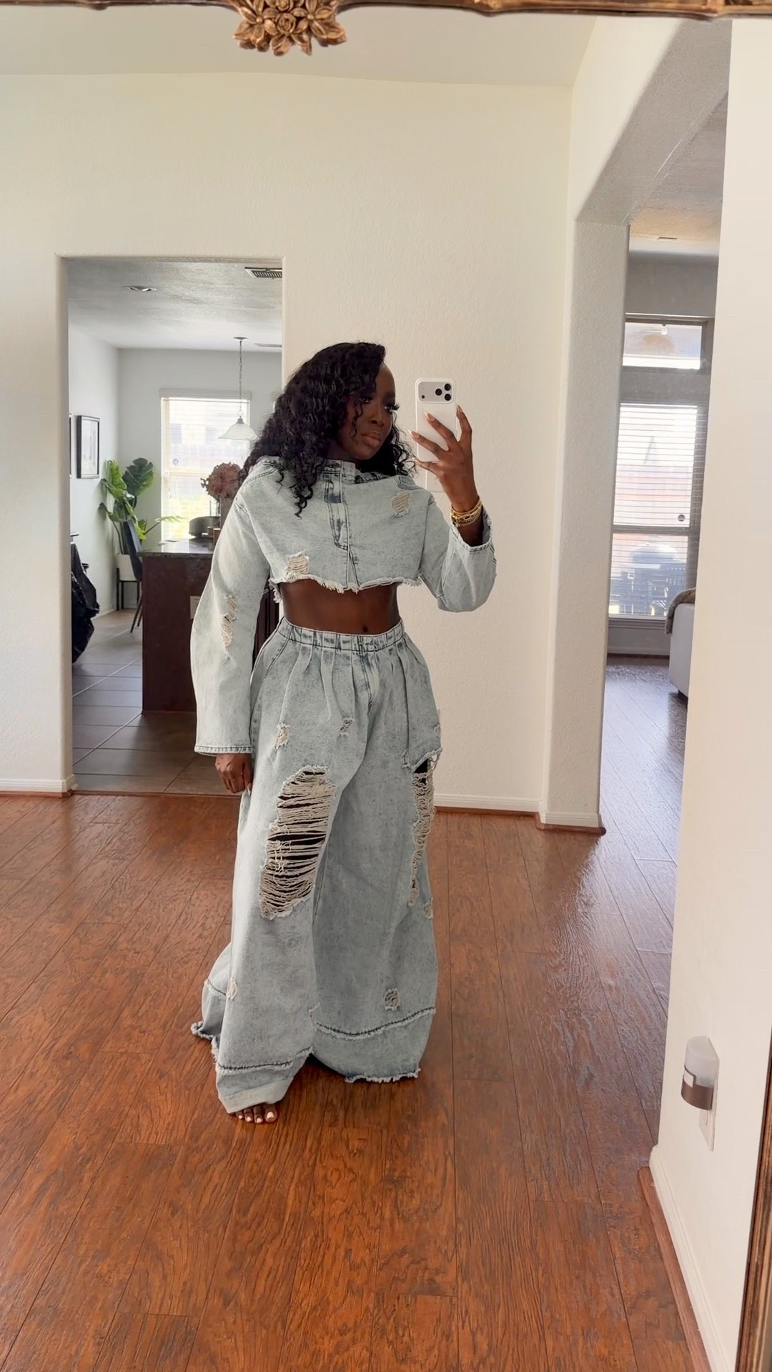 Wearing a L in these bottoms and M in the top from AKIRA.