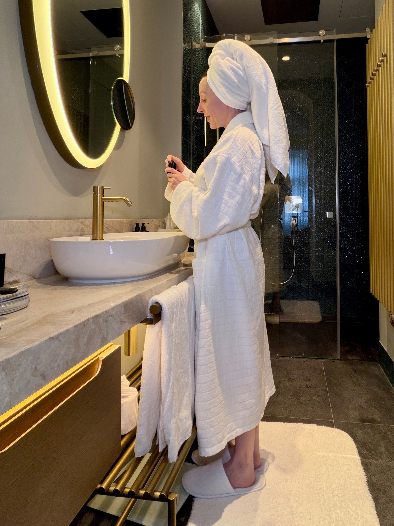 Stepping up my luxury skincare routine this year with Eighth Day Skin. Their skincare has bioidentical ingredients, growth factors and clinically proven ingredients! Check out my YouTube video review for my before and after videos @evedawes 

#LTKdayinmylife #LTKOver40 #LTKgrwm