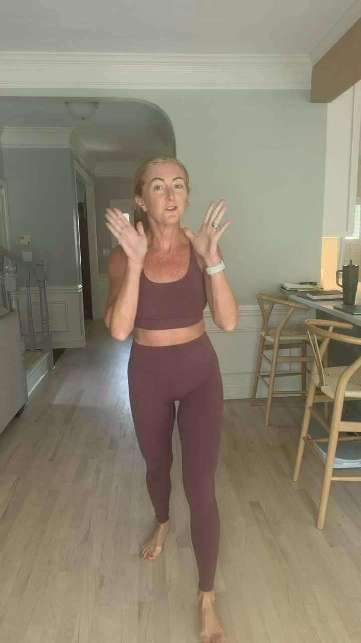Anyone else feel like back-to-school season is basically Mommy New Year?

The kids get back into their routines and suddenly I'm ready to get MY life back together too.
And nothing motivates me to get back into a workout routine quite like a cute new set.

These are some really good ones. 

All links are commissionable.
https://urlgeni.us/amazon/c_ImrS

#LTKfitnessgoals #LTKActive #LTKOver40
