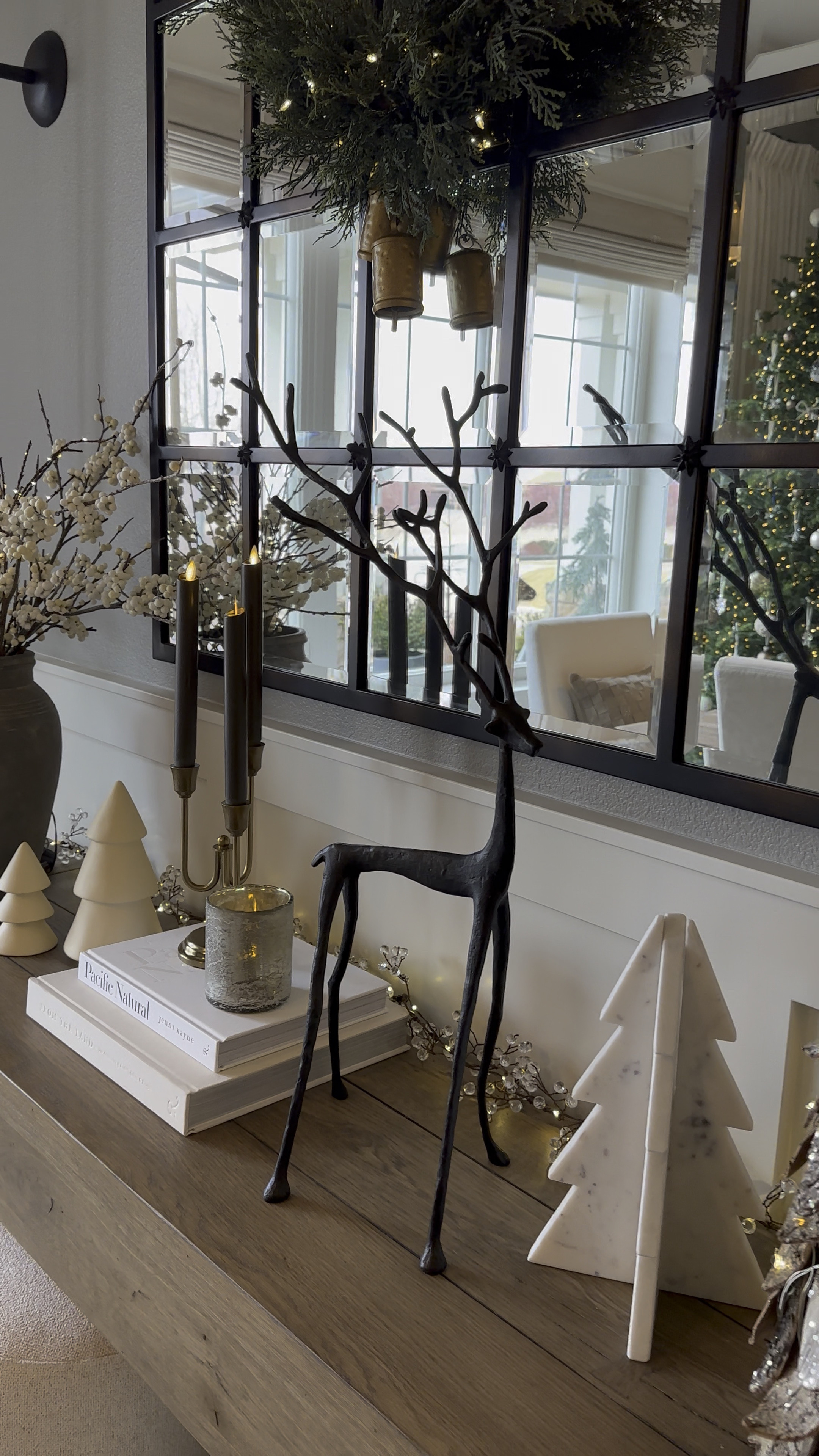 Christmas Console Table styling ideaa

#LTKHoliday #LTKStyleTip #LTKHome