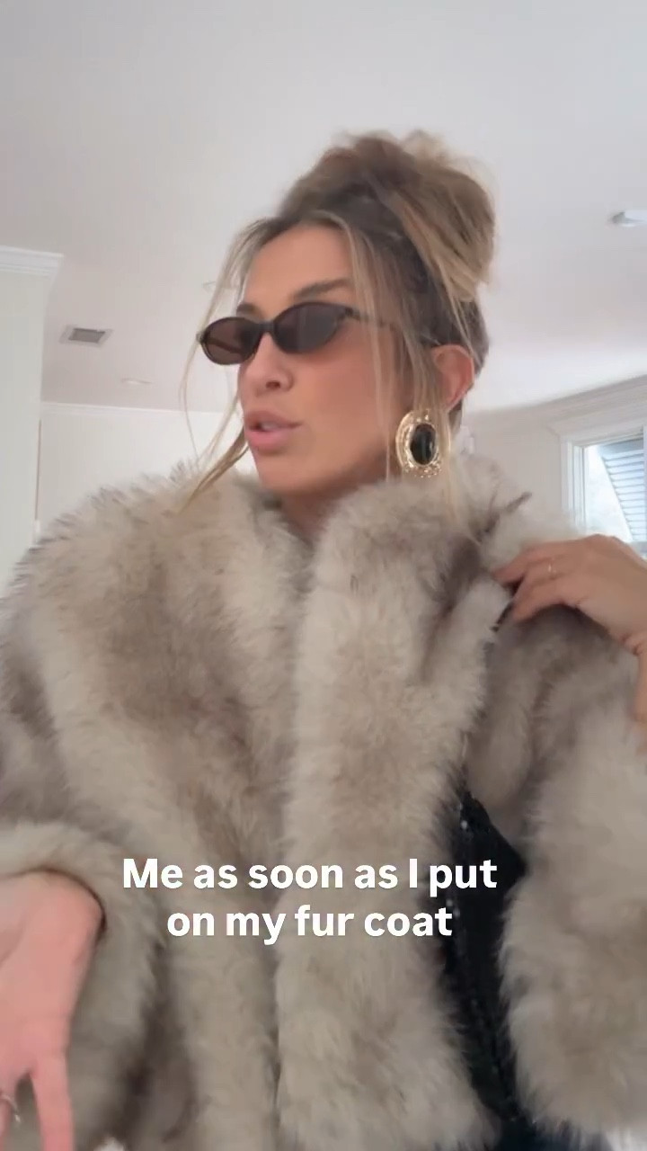 Me as soon as I put on my fur coat 😛

DM me for links 🔗