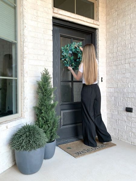 Spring porch and spring fit

Home decor, porch decor, faux outdoor plants, door mat, wreath, planters, palazzo pants, white shirt, spring outfit, casual spring outfit 

#LTKSeasonal #LTKhome #LTKstyletip