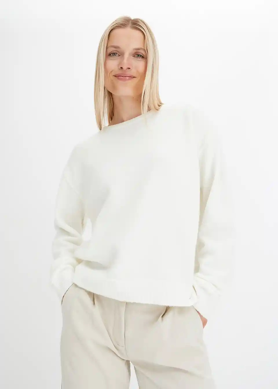 Rundhalspullover mit \u00fcberschnittener Schulter | Bonprix DE