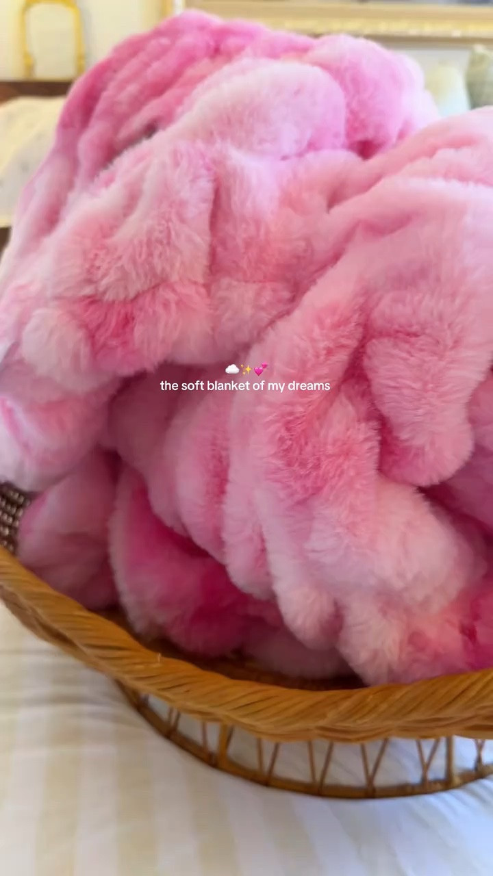 My favorite color and blanket!

#LTKMothersDay #LTKvlog #LTKU
