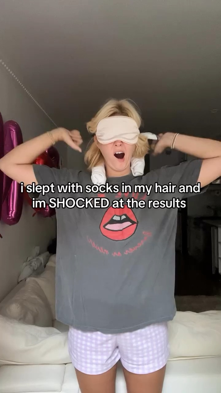 i cannot believe these curls came from SOCKS 

#heatlesscurls #heatlesshair #heatlesswaves #heatlesscurlsovernight #heatlesshairstyle #hairtutorial #overnightcurls