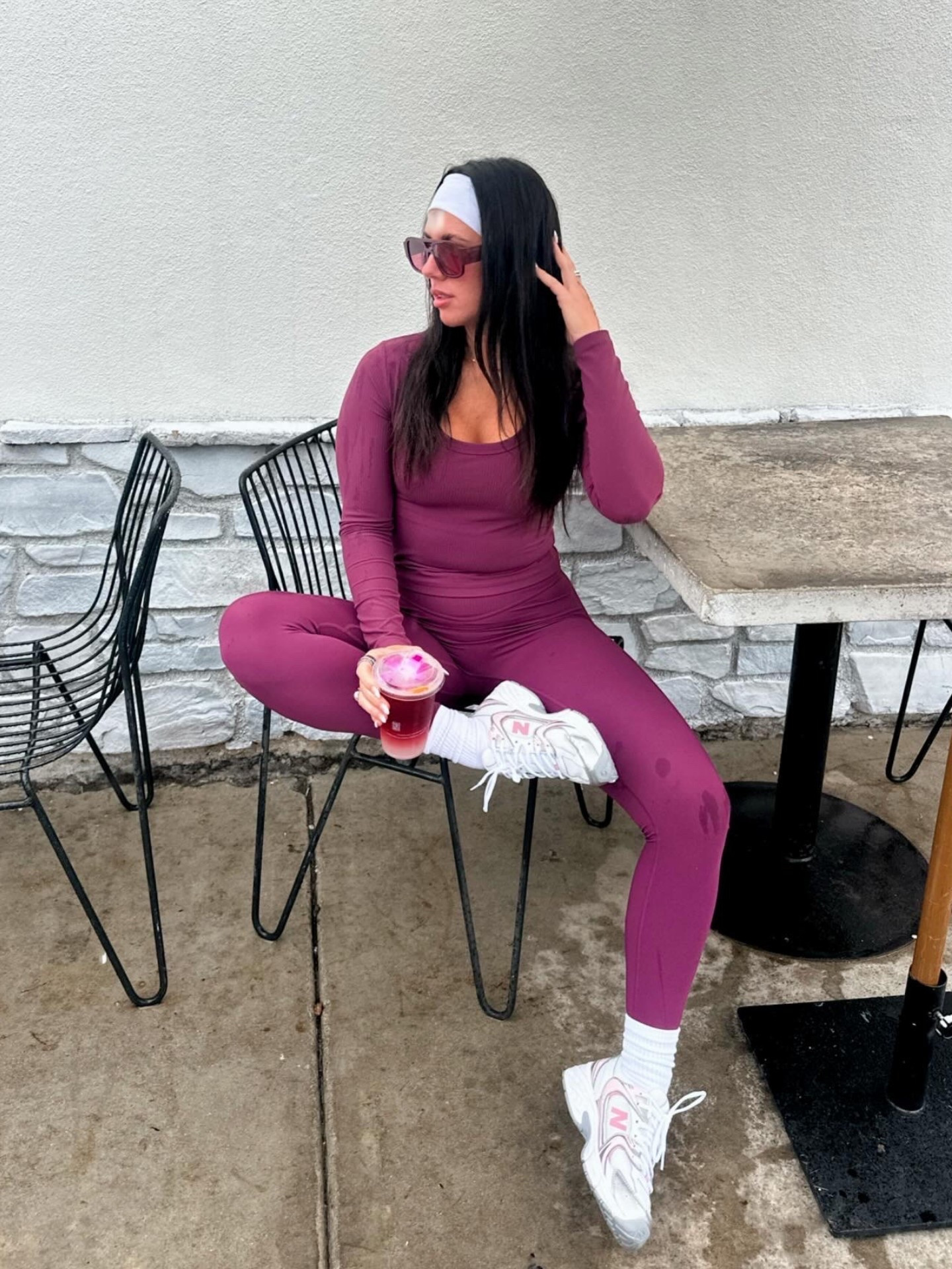 VALARIE10 to save! 

Wearing a medium top and a small leggings. This is the cloud to ripped of material, the same material as the cloud, but a tiny bit more compressive. 