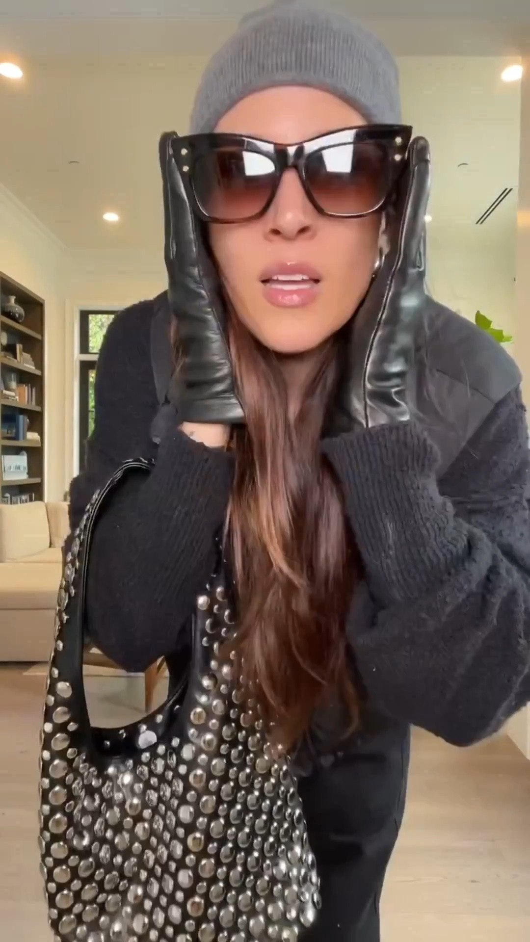 Getting dressed on casual days doesn’t have to be complicated. Here’s the formula:

1.  Put on a basic outfit 
2. Add Interesting shoes like fun sneakers, funky flat or stylish bootie 
3. Add great jewelry, including stacks of rings 
4. Add etc’s: cool Sunnies or a hat 
5. Add a bag with a bit of personality. 
VIOLA!!! I already know you are looking fabulous tag me in your outfit. I would love to see!! 

Shop the details at my SHOPMY in bio ❤️❤️

#outfitchecks #styleadvice #fashionstyling #winteroutfitideas #stylistadvice #stylehack #stylehacks #winteroutfits #winteroutfitinspo #coldweatherstyle #chanelboots #accessoryaddict #accessoryoftheday #studded #studdedbag #basictobaddie