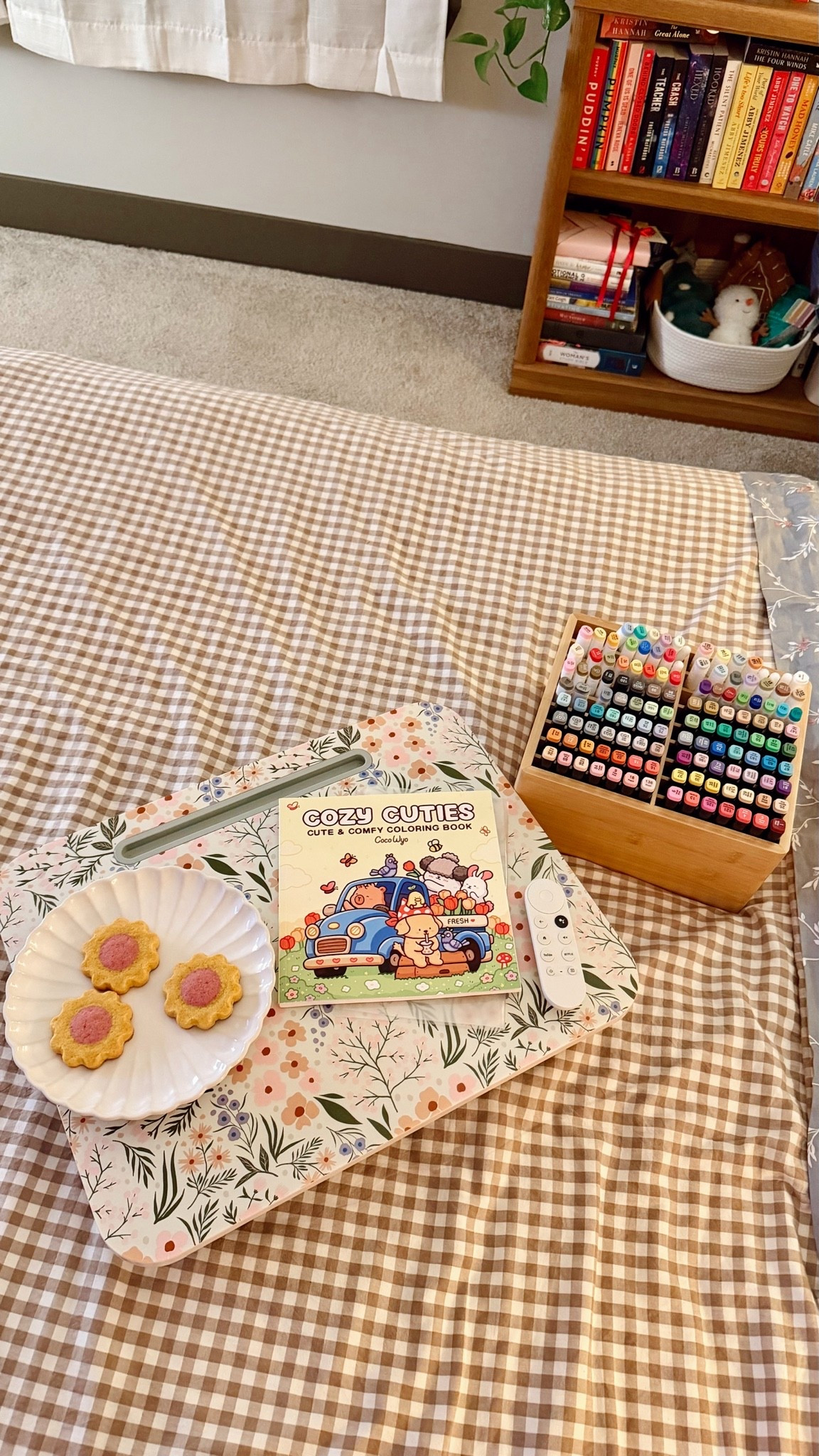 cozy coloring kind of night 🫶🏻

#LTKdayinmylife #LTKHome #LTKselfcare