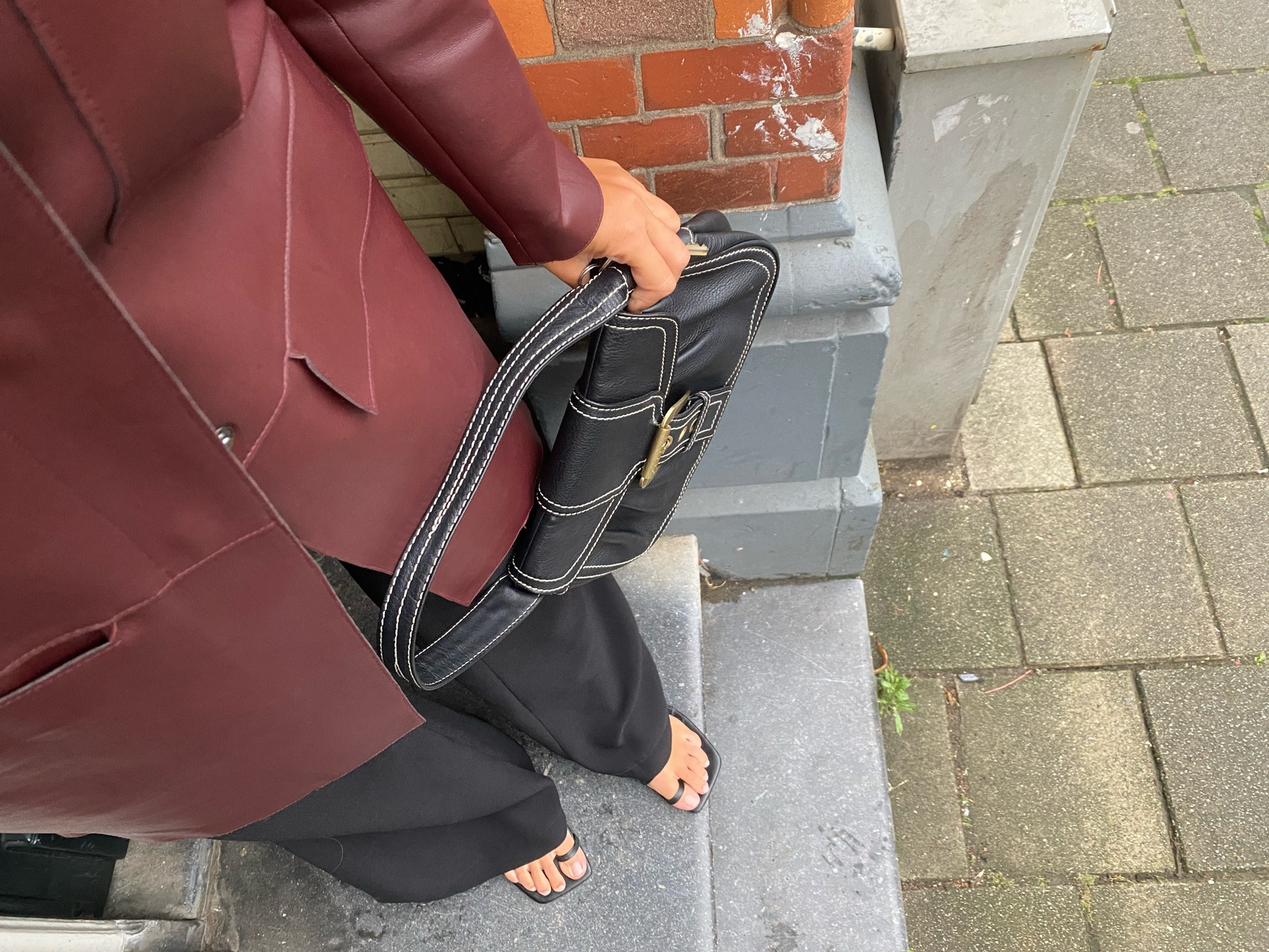 Outfit close up ✨

outfit inspiration, autumn outfit, Celine, vintage leather handbag, vestiste collective, the row leather sandal heels, oversized double breasted leather coat, COS, Nederland.

#LTKstyletip #LTKeurope #LTKSeasonal