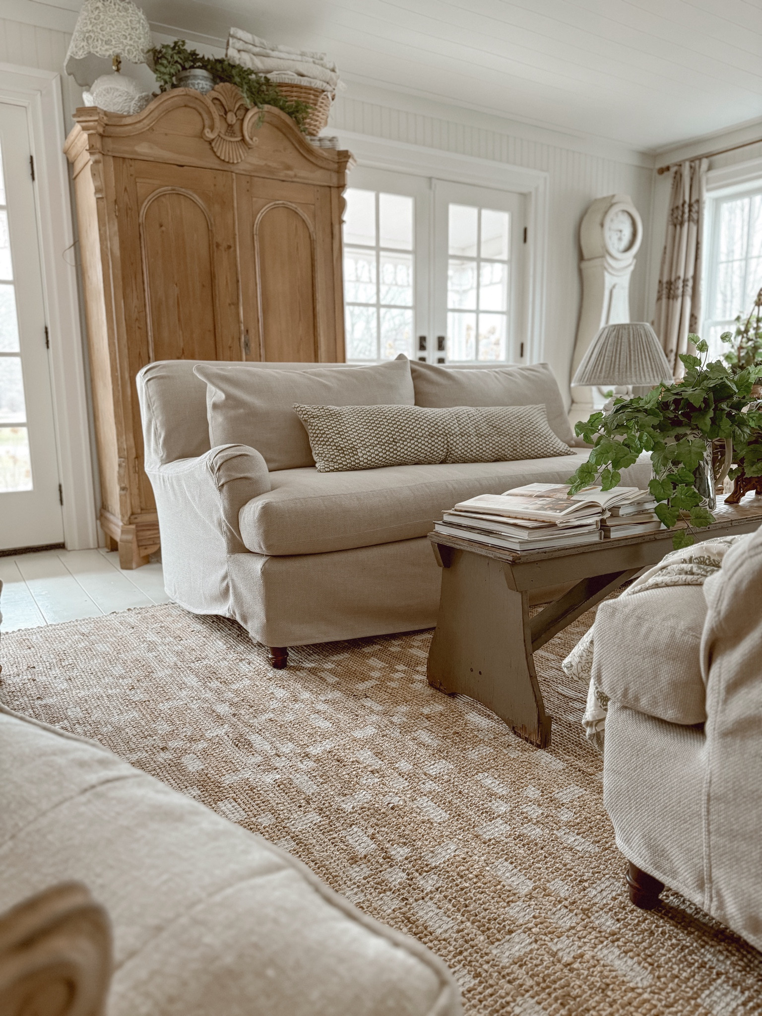 Cozy winter whites 

#LTKhome #LTKSeasonal