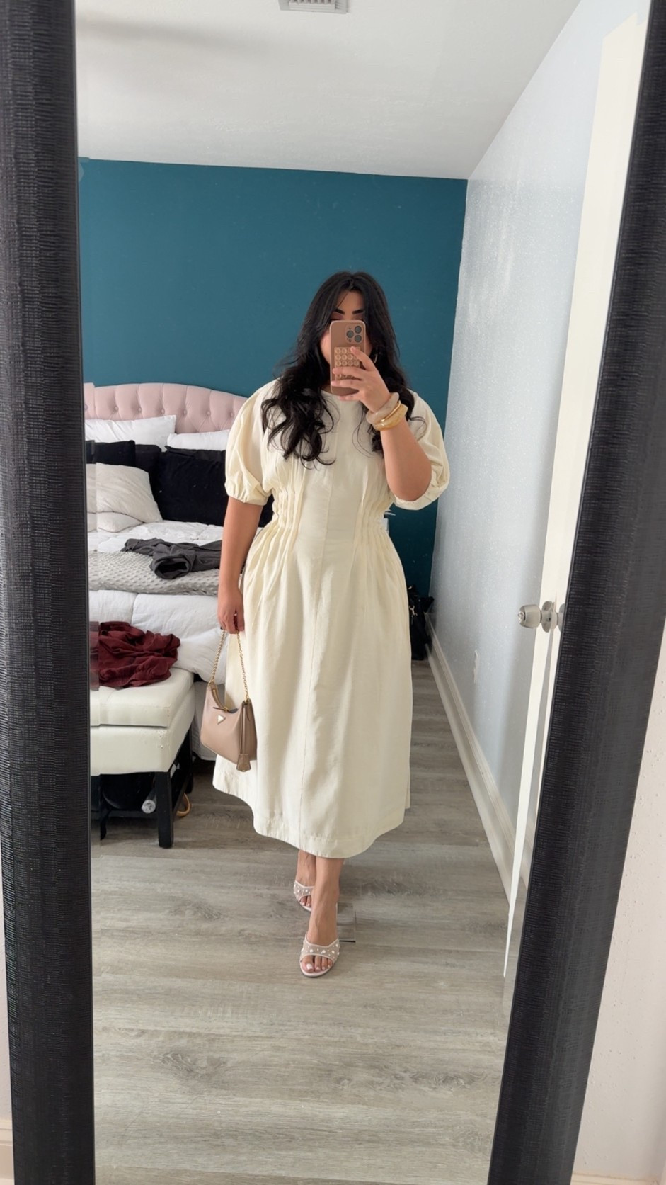 One of my most flattering and favorite dresses to date! Perfect midsize friendly modest dress

#LTKootd #LTKSaleAlert #LTKMidsize