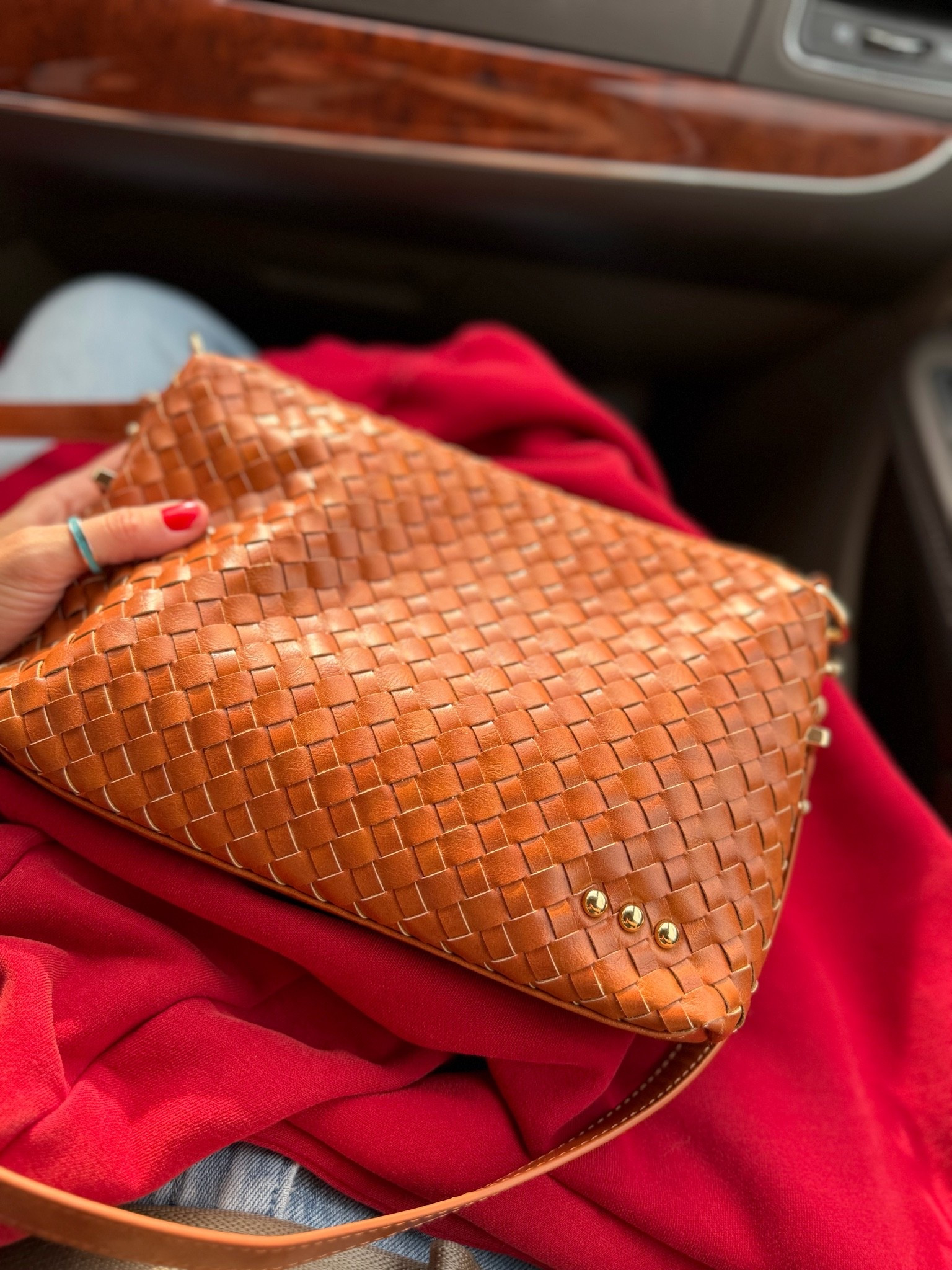 The perfect fall bag!! ❤️ 

Fall bag / crossbody / purse