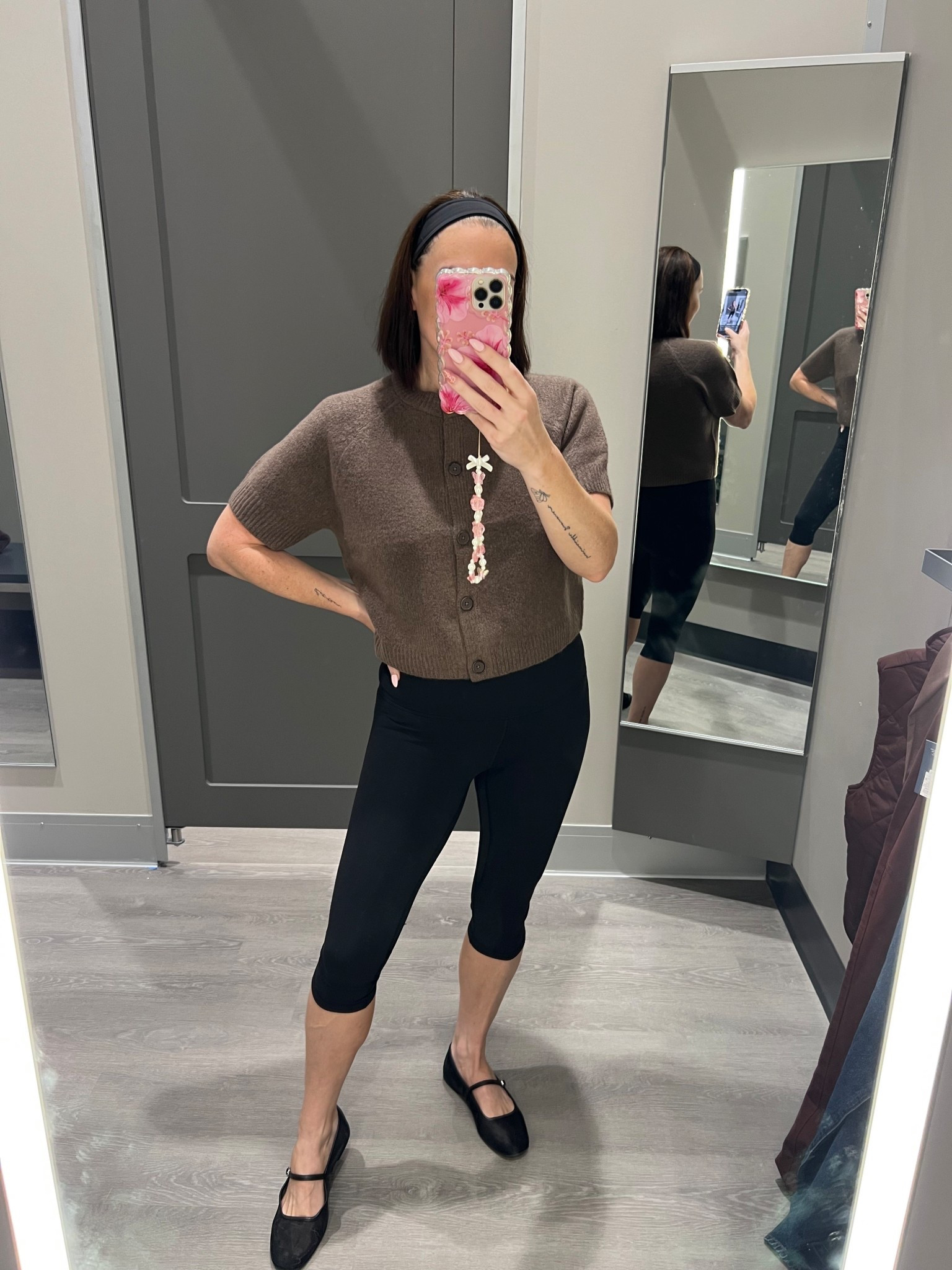 Loving the cropped leggings with just about any top! 

#LTKFindsUnder100 #LTKStyleTip #LTKMidsize