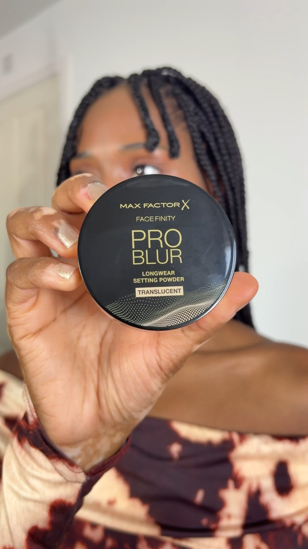 Trying @maxfactor Facefinity Pro Blur Longwear Setting Powder Translucent! *AD

#maxfactor #settingpowder  #flawlesmakeup 