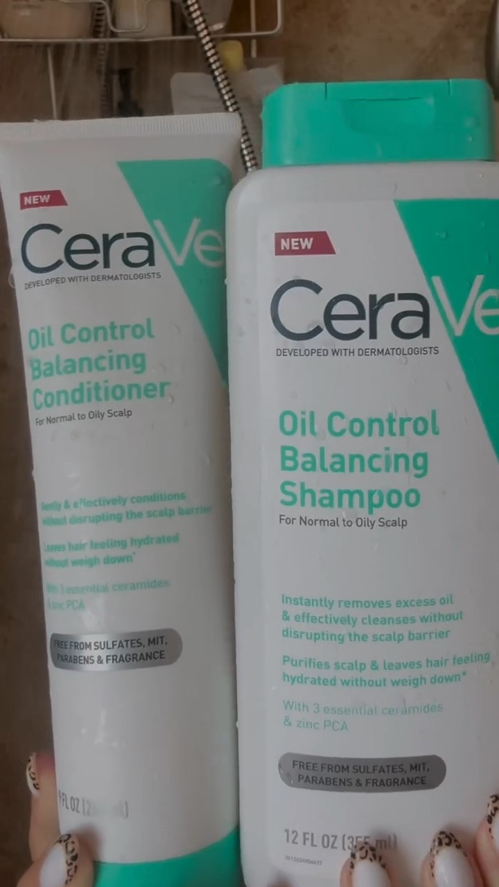 ✨ POV: when your hair finally feels fresh without feeling stripped 💚 #cerevepartner 

I’ve been using the new oil control line from @cerave and honestly… my scalp feels so much cleaner while my hair still feels soft and healthy ✨
It gives that fresh, lightweight feeling that makes wash days feel so much better 💚

Sometimes simple products really are the best ones 🫶🏼

#CeraVePartner #CeraVeHairOilControl #LOrealistar @cerave