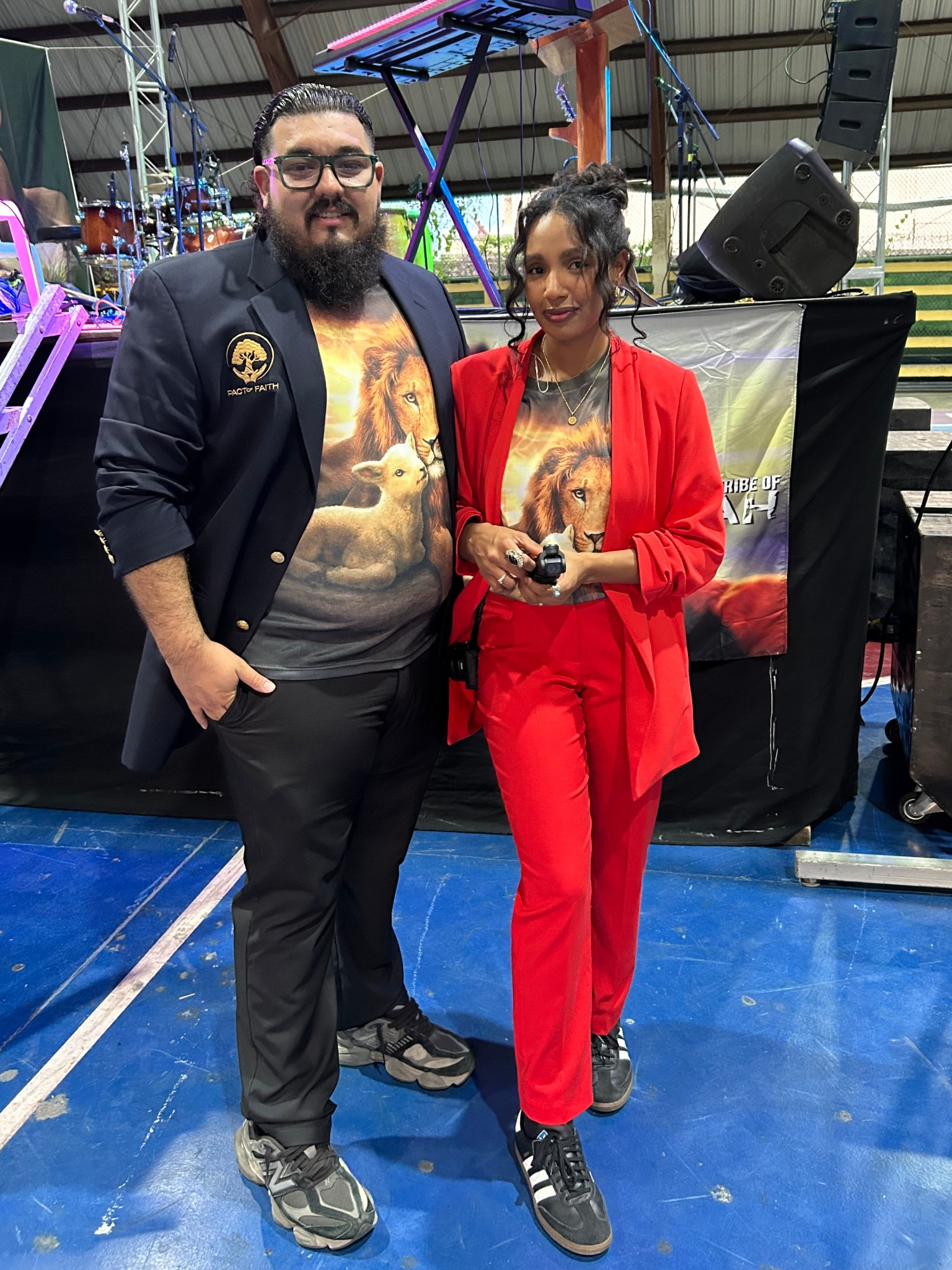 Casual Public Speaker Outfit.

For outdoor events I opt for a pair of sneakers instead of heels. And as a rule of thumb get your suit tailored. 

#publicspeakeroutfit #outdooreventoutfit 

#LTKWorkwear #LTKSummerEdit #LTKPetite