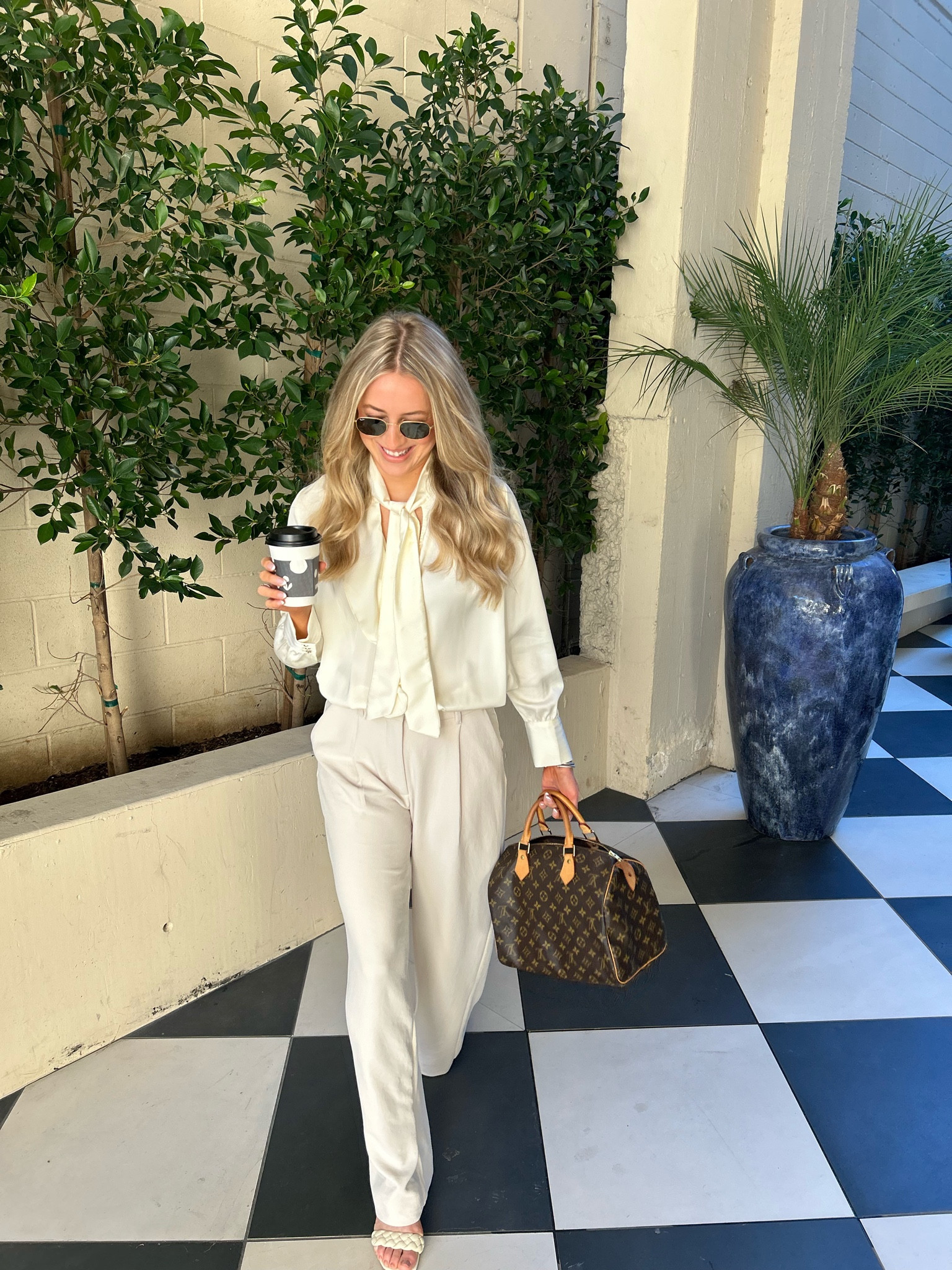 Completely obsessed with these Abercrombie trousers! I’m 5’8 & got a 27L. They are so comfortable.

Top is Zara, from last Spring

#LTKworkwear #LTKstyletip #LTKFind