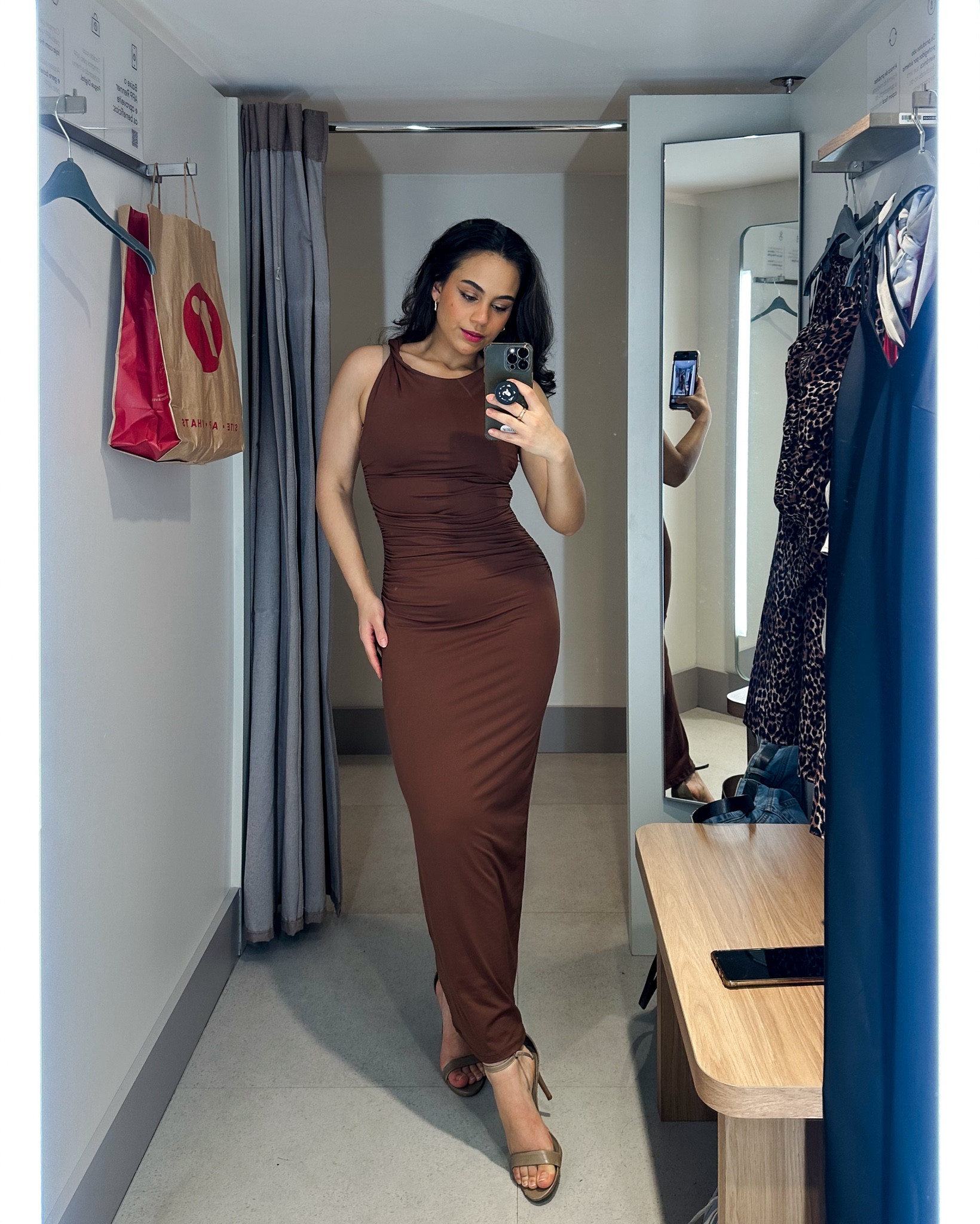 Marrom deveria ter sido a cor da Pantone de 2024 né!? 😮‍💨🤌🏼

- Estou com o P 

Minhas medidas: 
Busto 89
Cintura 73
Quadril 94
Altura 1,53 

Eu visto 36/38

#LTKdicadeestilo #LTKbeleza #LTKbrasil