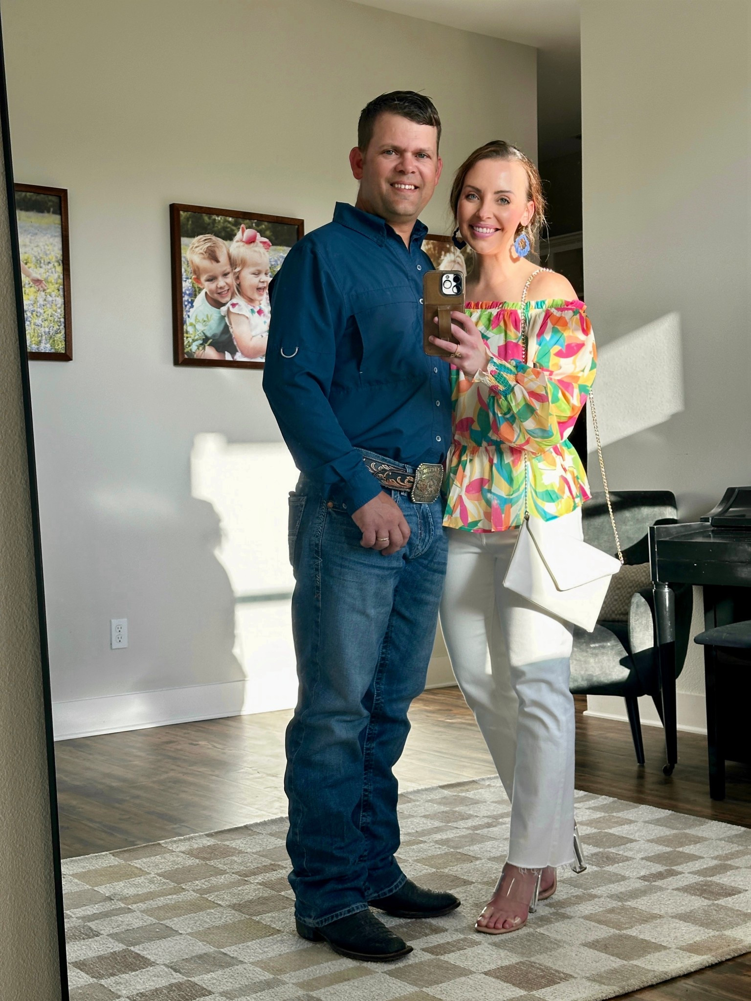 Date night! 💕

Outfitinspo | women over 30 | mom style | white pants | white purse | shoes| casual style 

#LTKStyleTip #LTKShoeCrush #LTKFindsUnder100