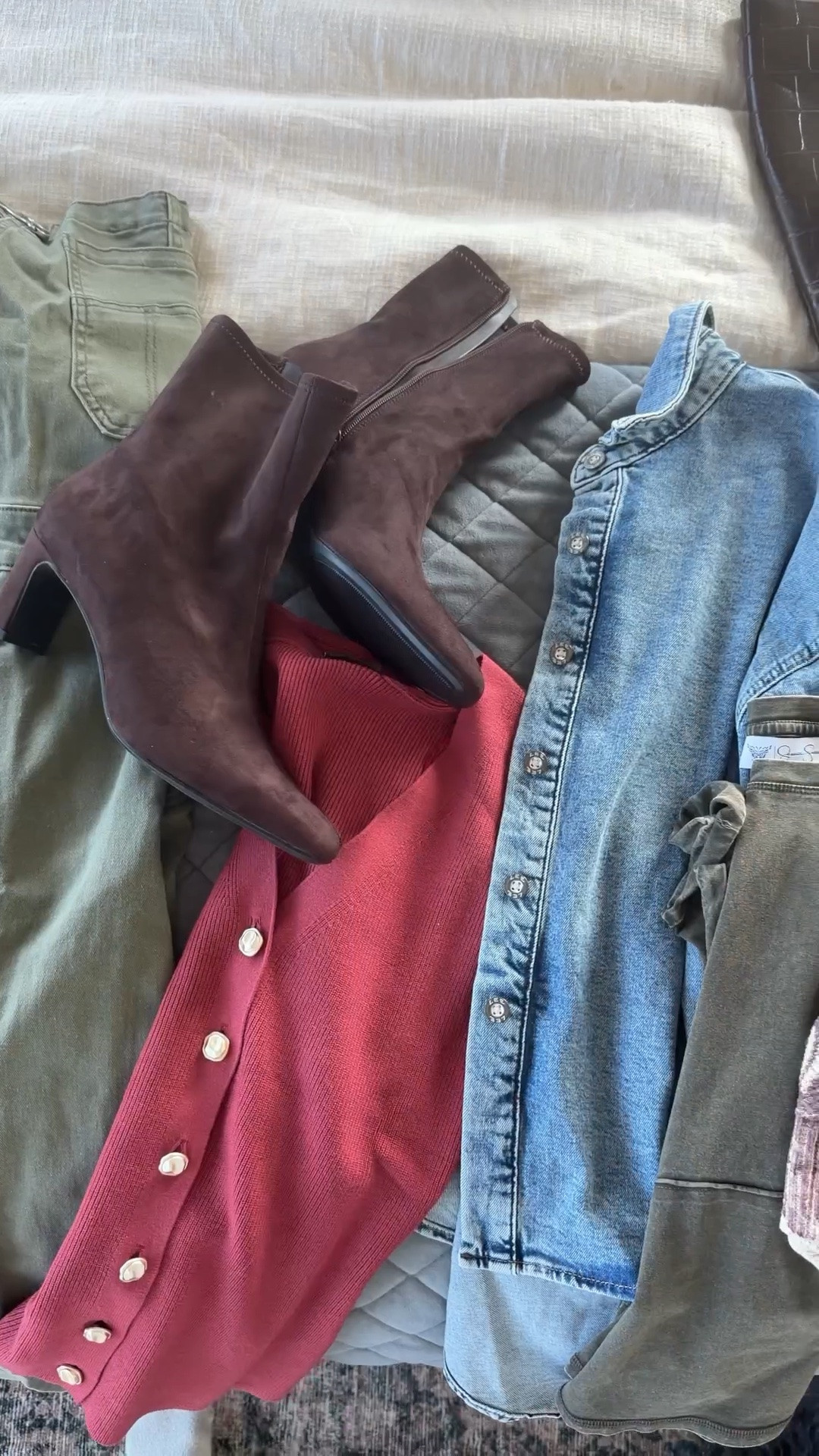 Quick! Before everything sells out! Fall finds on Walmart. PS the tall boots come in WIDE and regular!! 
#walmartpartner @walmartstyle #walmartstyle