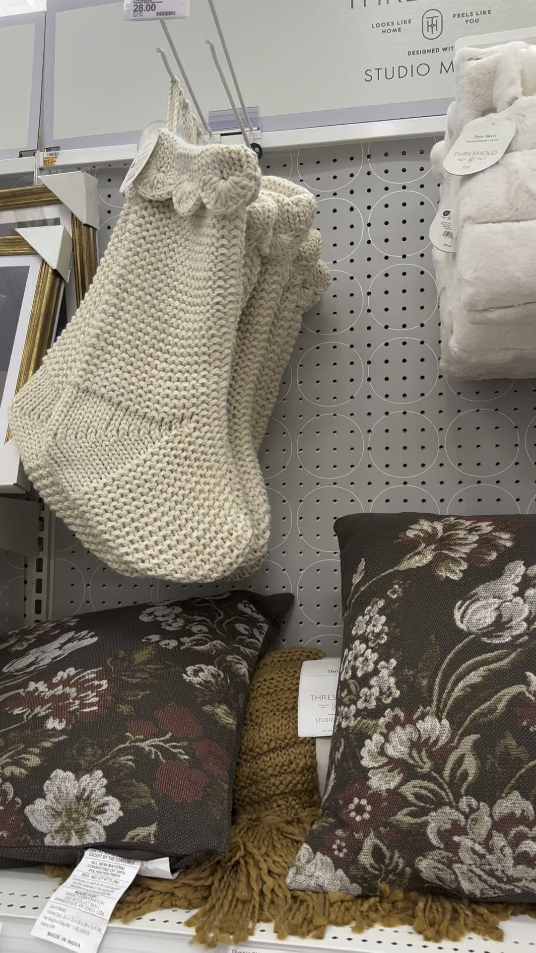 The cutest scallop stocking

Christmas decor, holiday decor, McGee and co, studio McGee, target, 

#LTKHome #LTKHoliday