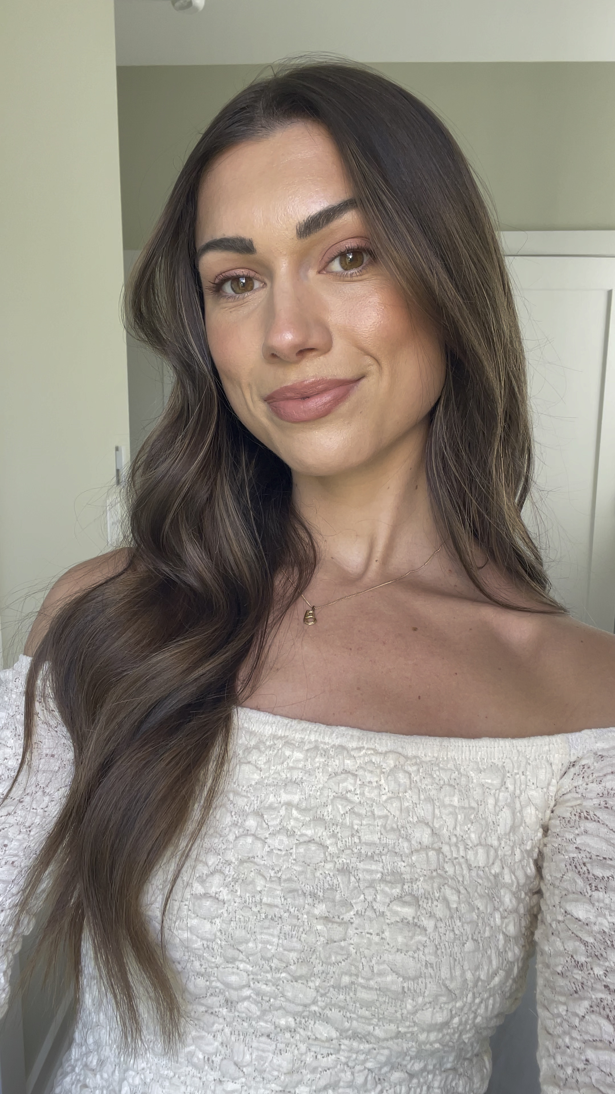 White off shoulder long sleeve mini dress! Size small

#LTKFindsUnder100 #LTKSeasonal #LTKStyleTip